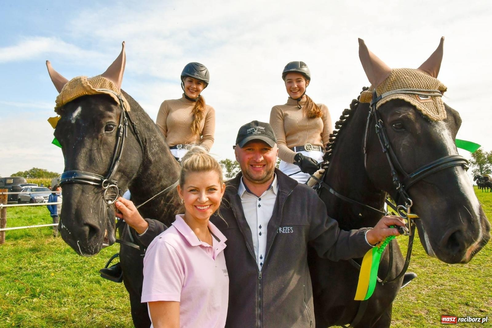 Zdjęcie w galerii na portalu naszraciborz.pl: Ponad sto koni na żerdzińskim Hubertusie [FOTO i WIDEO] wiadomości z regionu