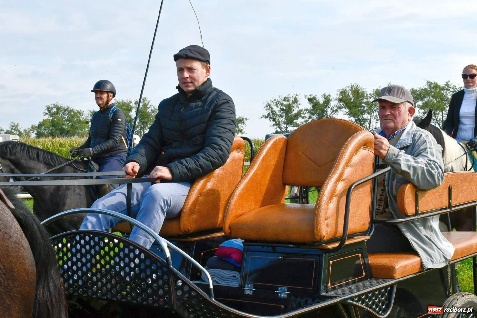 Zdjęcie w galerii na portalu naszraciborz.pl: Ponad sto koni na żerdzińskim Hubertusie [FOTO i WIDEO] wiadomości z regionu