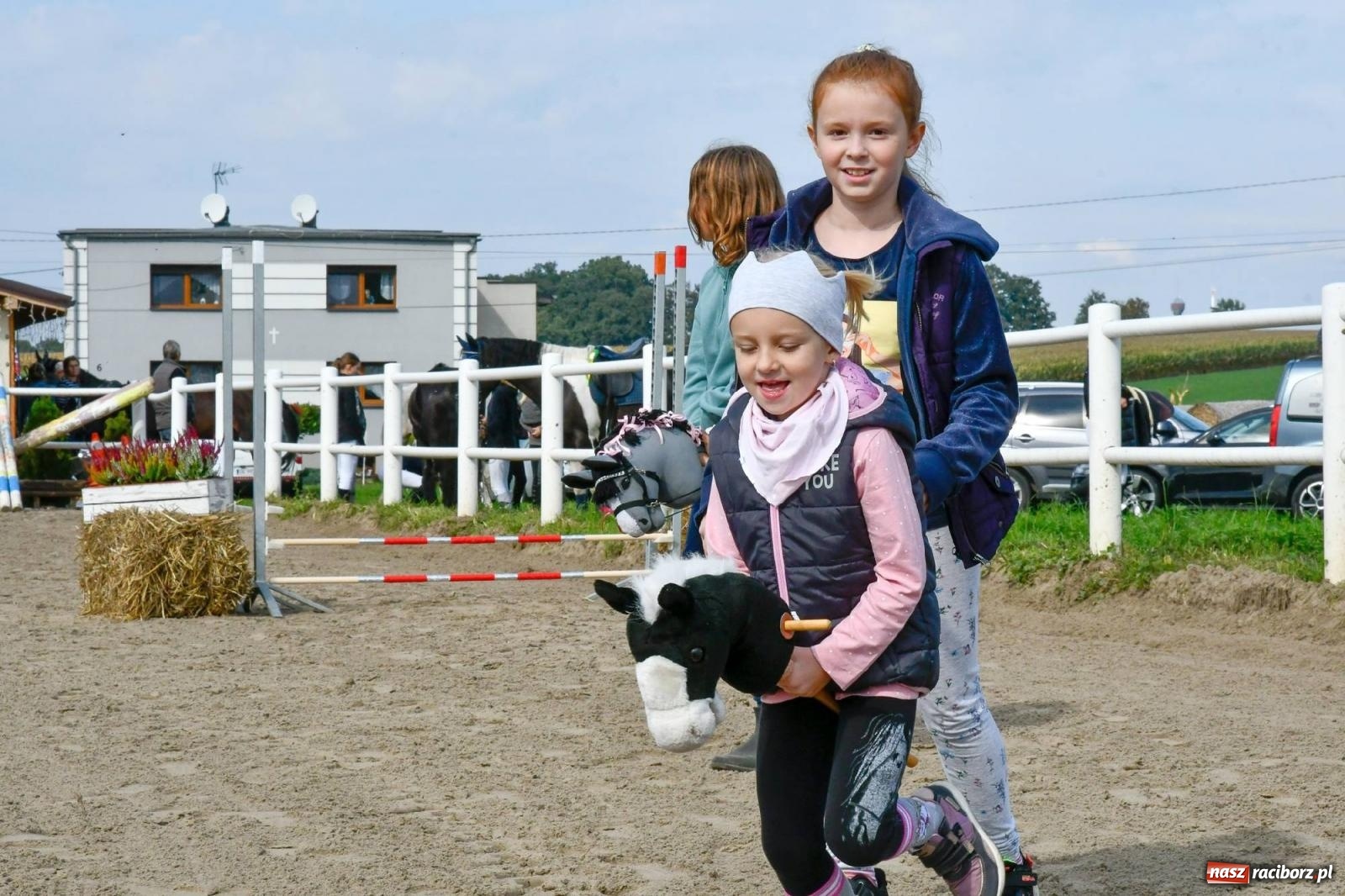 Zdjęcie w galerii na portalu naszraciborz.pl: Ponad sto koni na żerdzińskim Hubertusie [FOTO i WIDEO] wiadomości z regionu