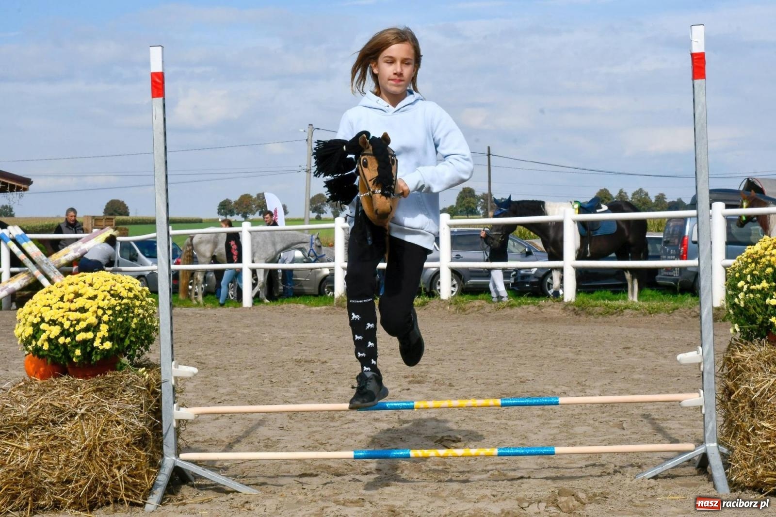 Zdjęcie w galerii na portalu naszraciborz.pl: Ponad sto koni na żerdzińskim Hubertusie [FOTO i WIDEO] wiadomości z regionu