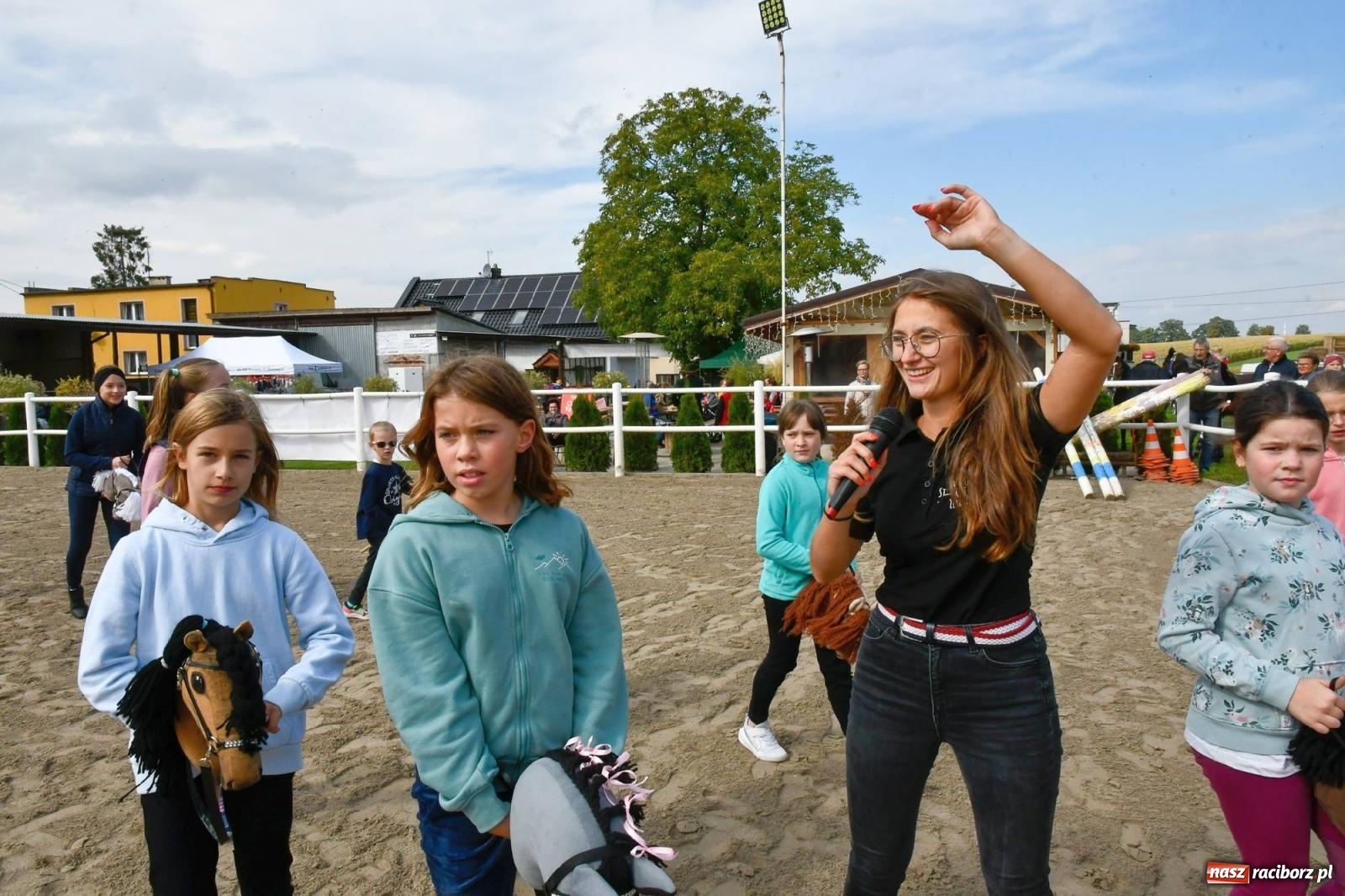 Zdjęcie w galerii na portalu naszraciborz.pl: Ponad sto koni na żerdzińskim Hubertusie [FOTO i WIDEO] wiadomości z regionu