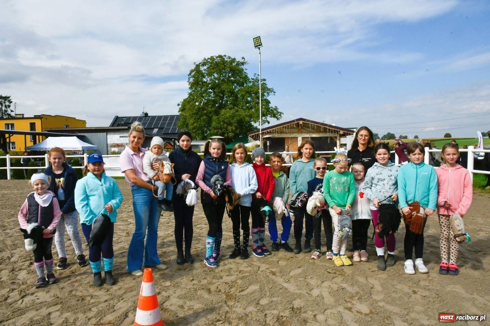 Zdjęcie w galerii na portalu naszraciborz.pl: Ponad sto koni na żerdzińskim Hubertusie [FOTO i WIDEO] wiadomości z regionu