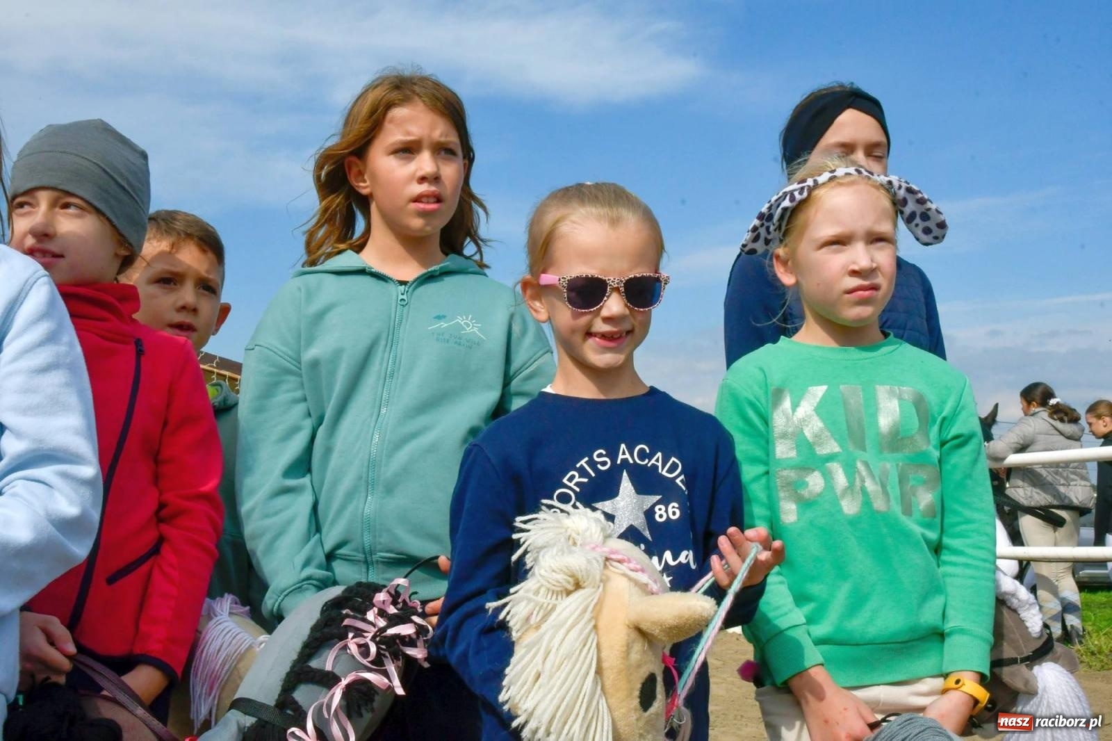 Zdjęcie w galerii na portalu naszraciborz.pl: Ponad sto koni na żerdzińskim Hubertusie [FOTO i WIDEO] wiadomości z regionu