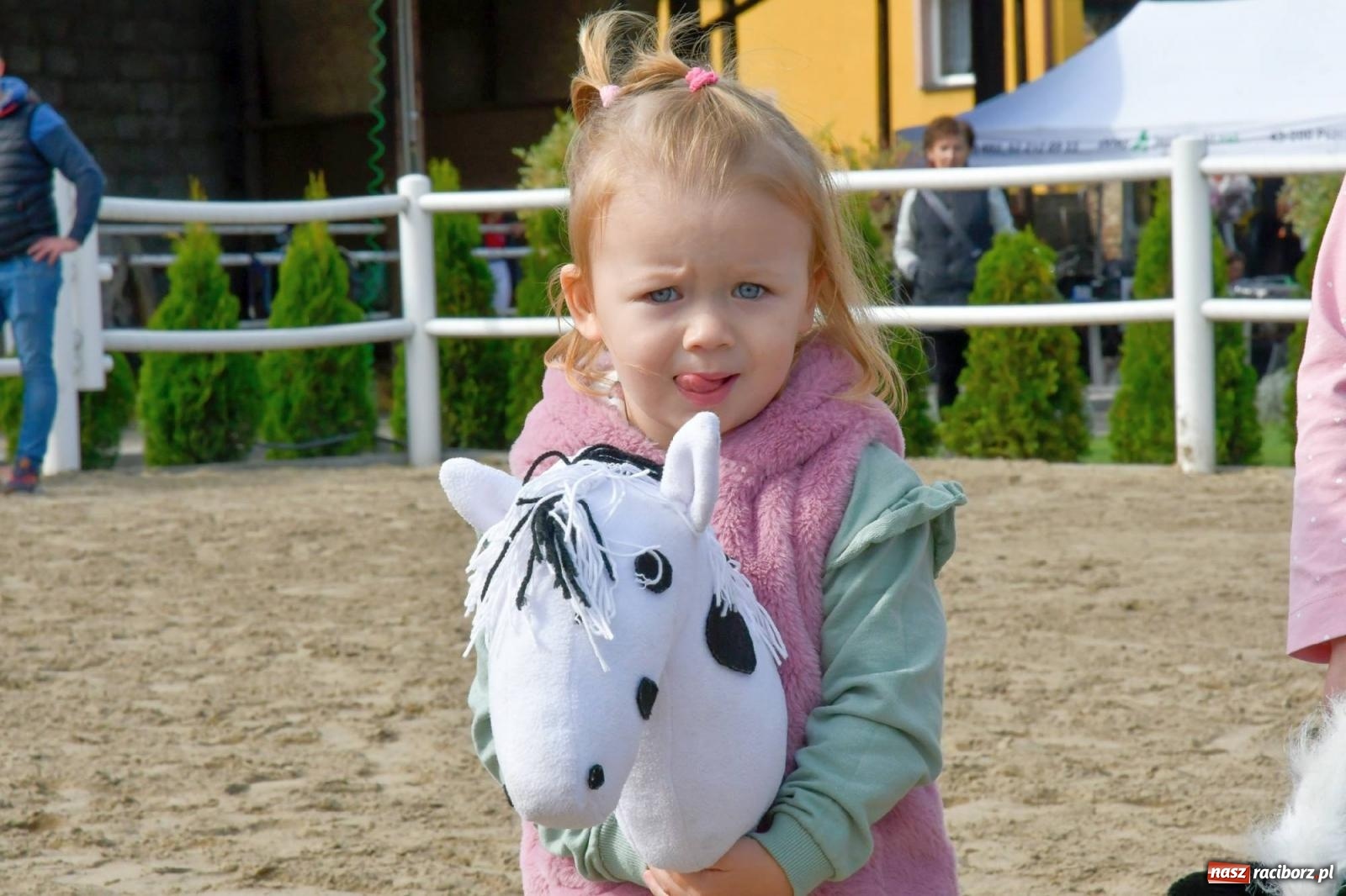 Zdjęcie w galerii na portalu naszraciborz.pl: Ponad sto koni na żerdzińskim Hubertusie [FOTO i WIDEO] wiadomości z regionu