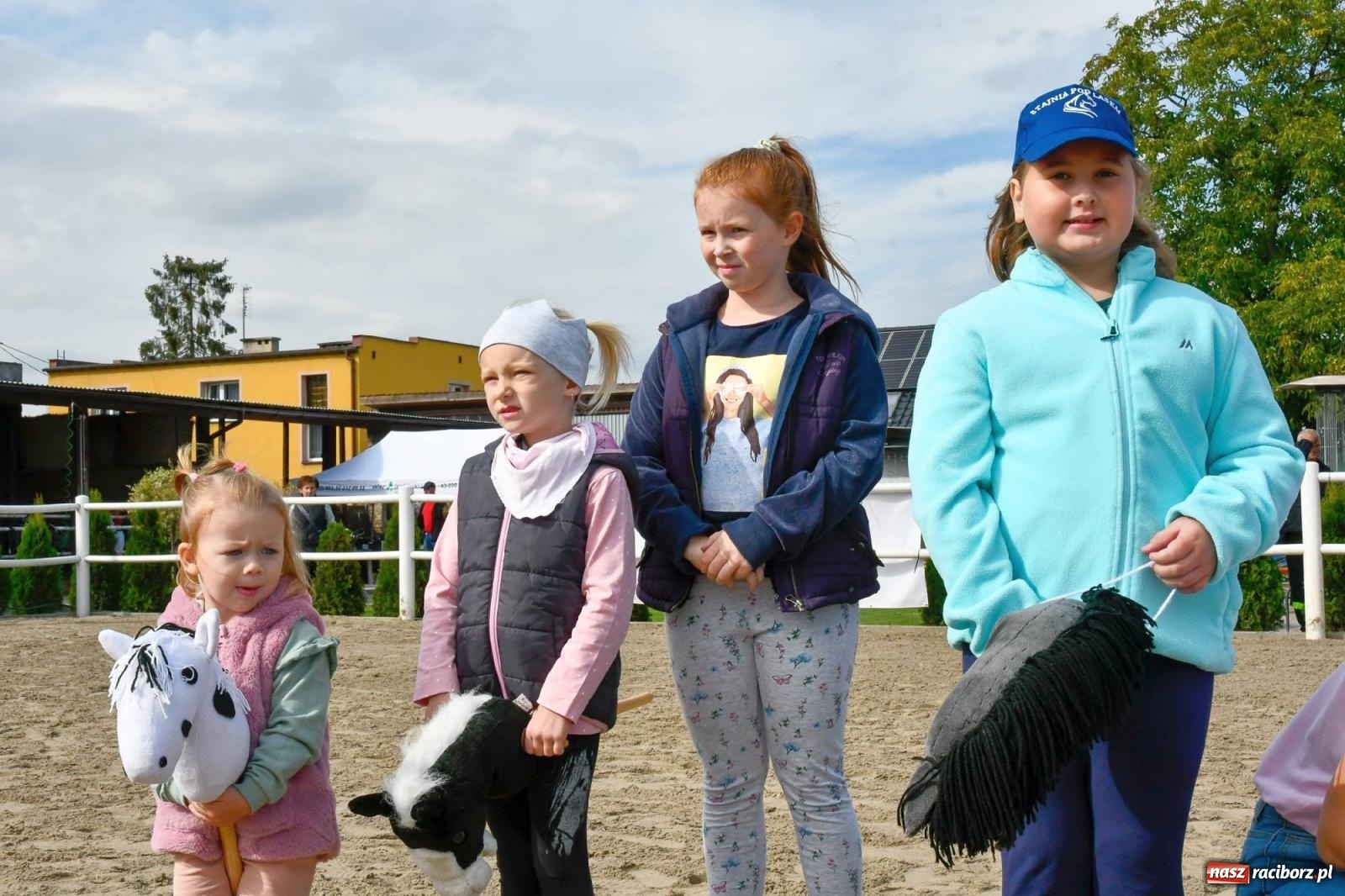 Zdjęcie w galerii na portalu naszraciborz.pl: Ponad sto koni na żerdzińskim Hubertusie [FOTO i WIDEO] wiadomości z regionu