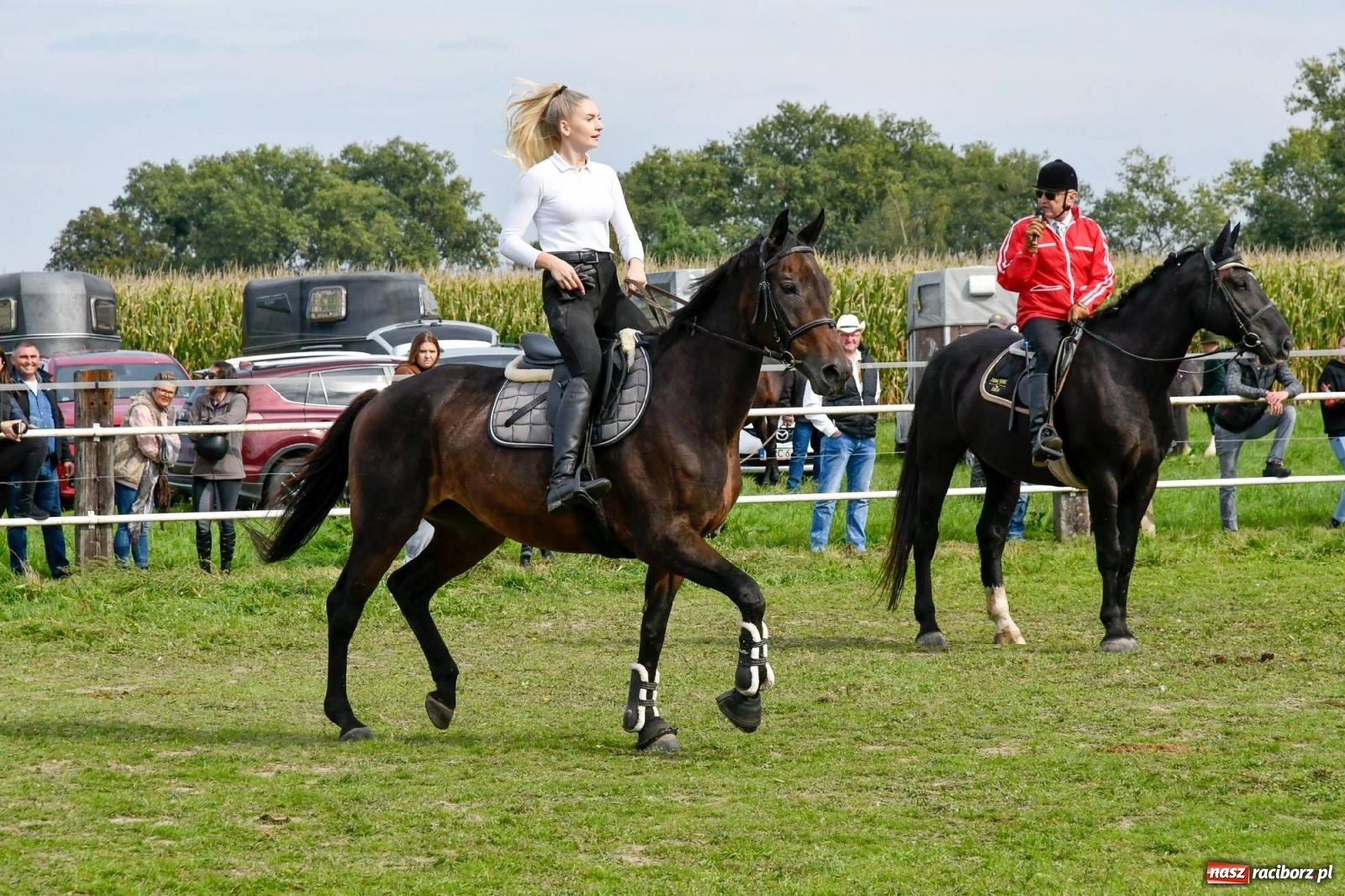 Zdjęcie w galerii na portalu naszraciborz.pl: Ponad sto koni na żerdzińskim Hubertusie [FOTO i WIDEO] wiadomości z regionu