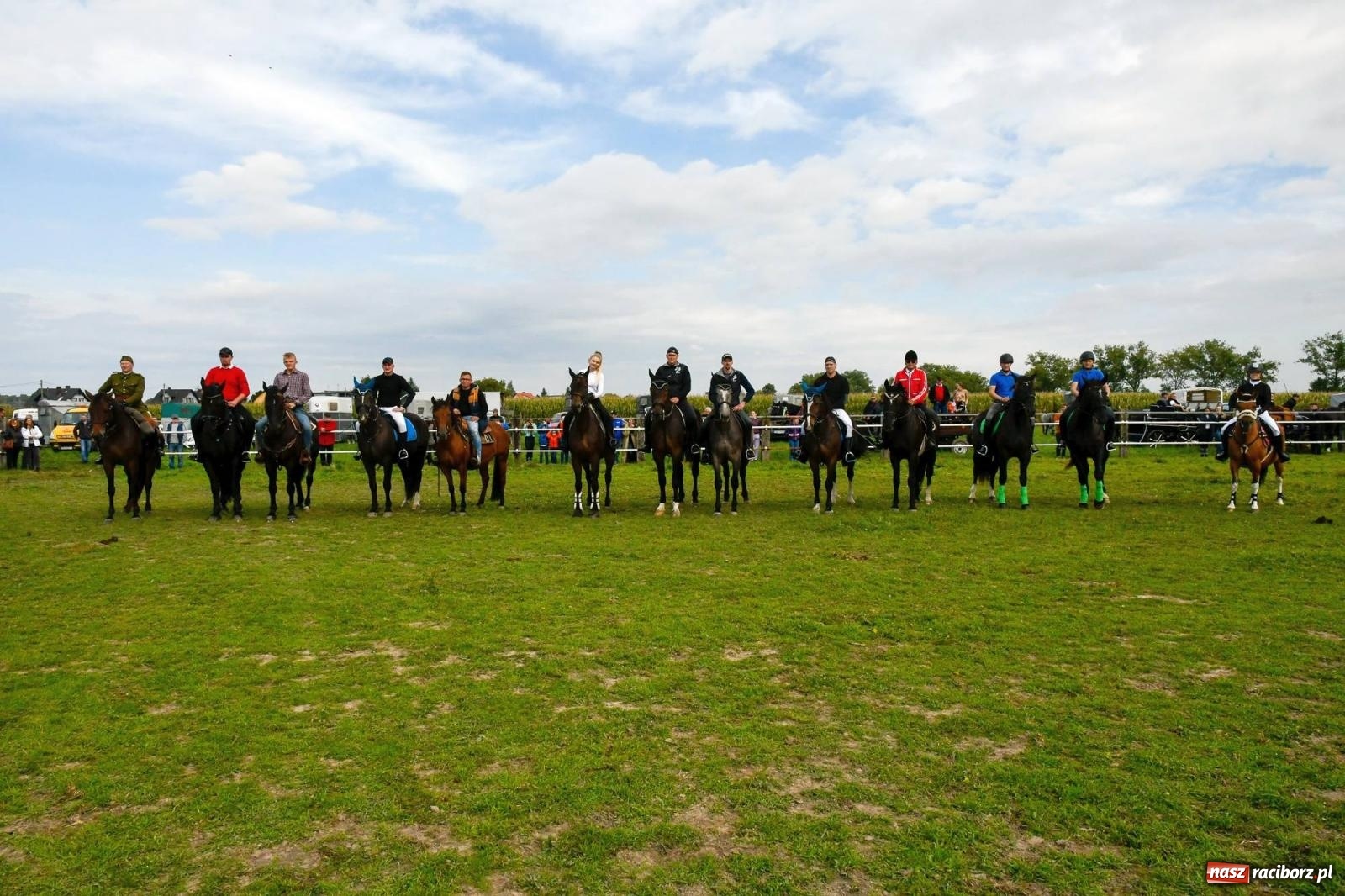 Zdjęcie w galerii na portalu naszraciborz.pl: Ponad sto koni na żerdzińskim Hubertusie [FOTO i WIDEO] wiadomości z regionu