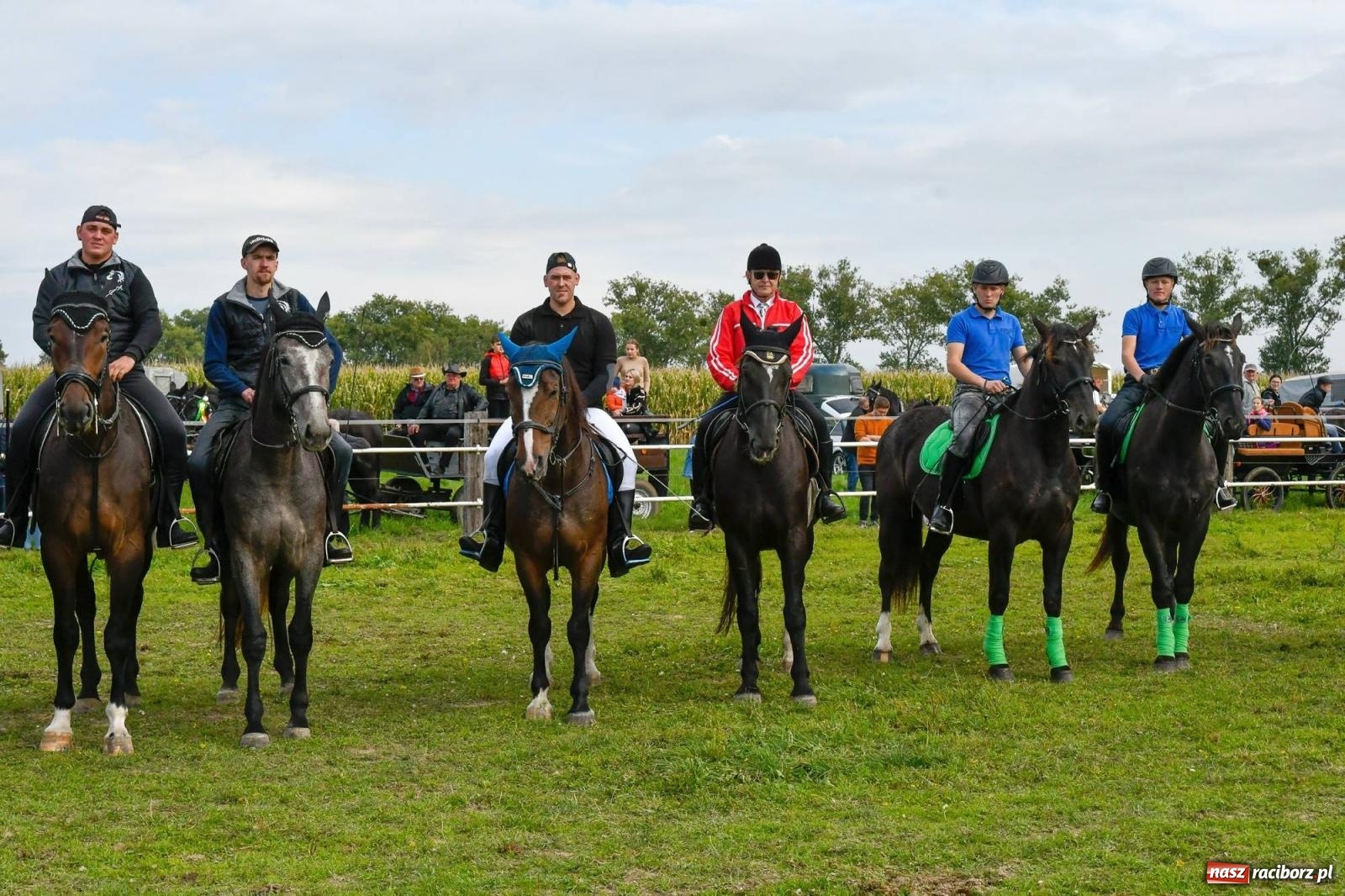 Zdjęcie w galerii na portalu naszraciborz.pl: Ponad sto koni na żerdzińskim Hubertusie [FOTO i WIDEO] wiadomości z regionu