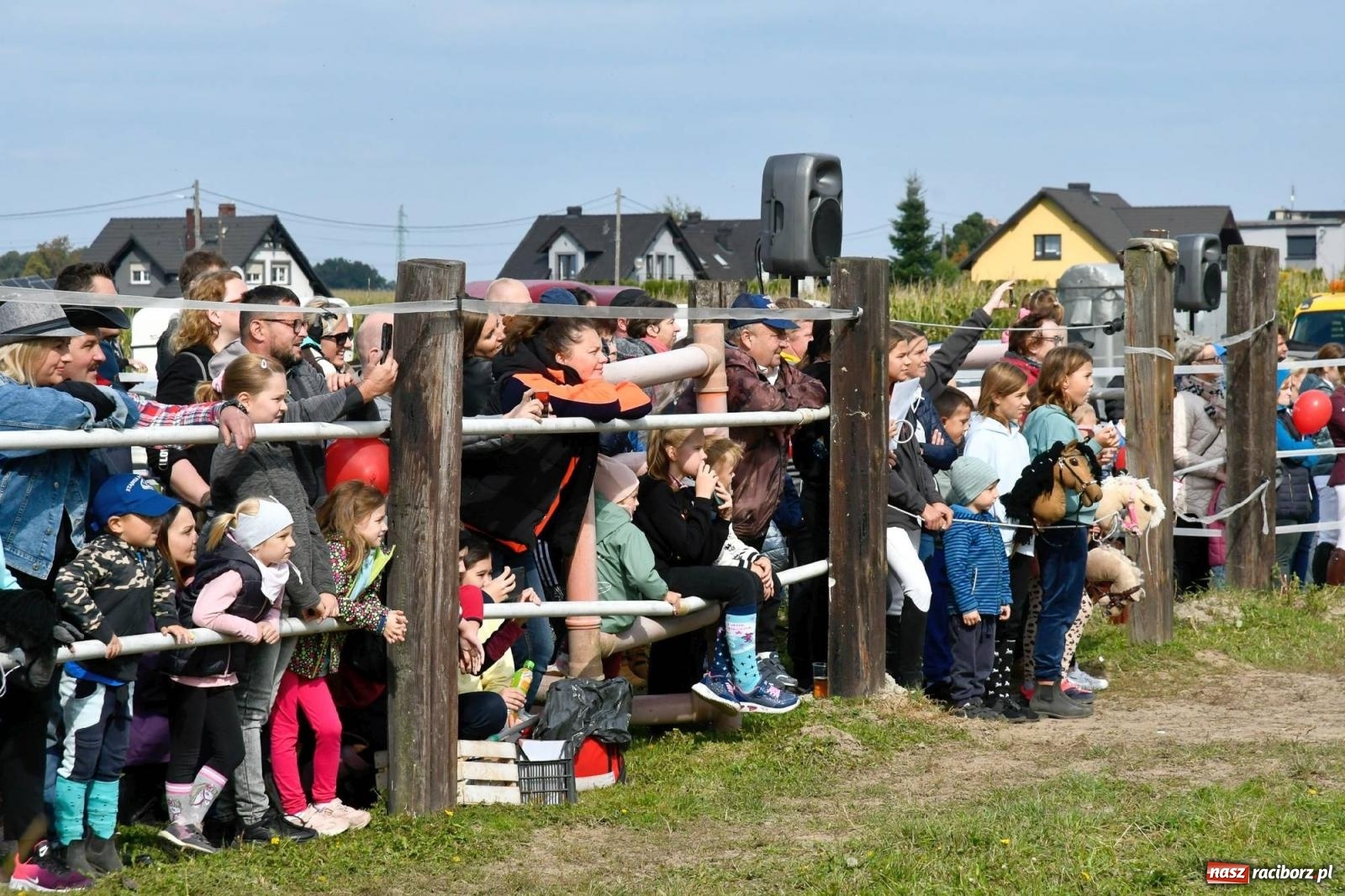 Zdjęcie w galerii na portalu naszraciborz.pl: Ponad sto koni na żerdzińskim Hubertusie [FOTO i WIDEO] wiadomości z regionu
