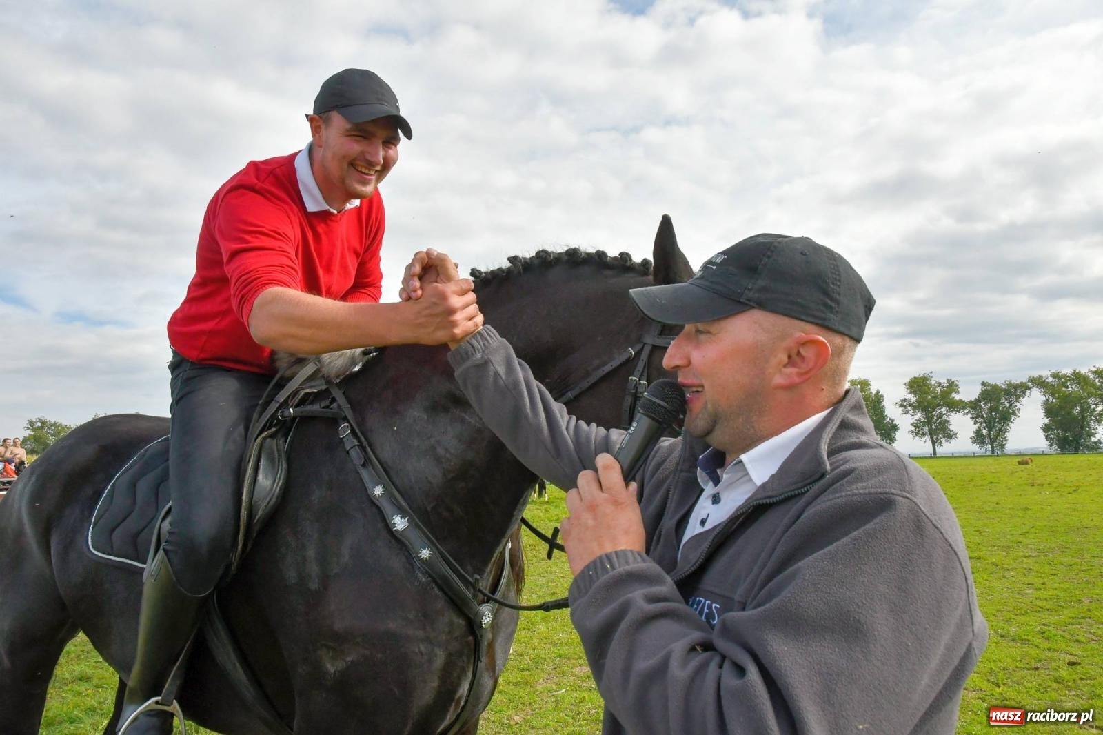 Zdjęcie w galerii na portalu naszraciborz.pl: Ponad sto koni na żerdzińskim Hubertusie [FOTO i WIDEO] wiadomości z regionu