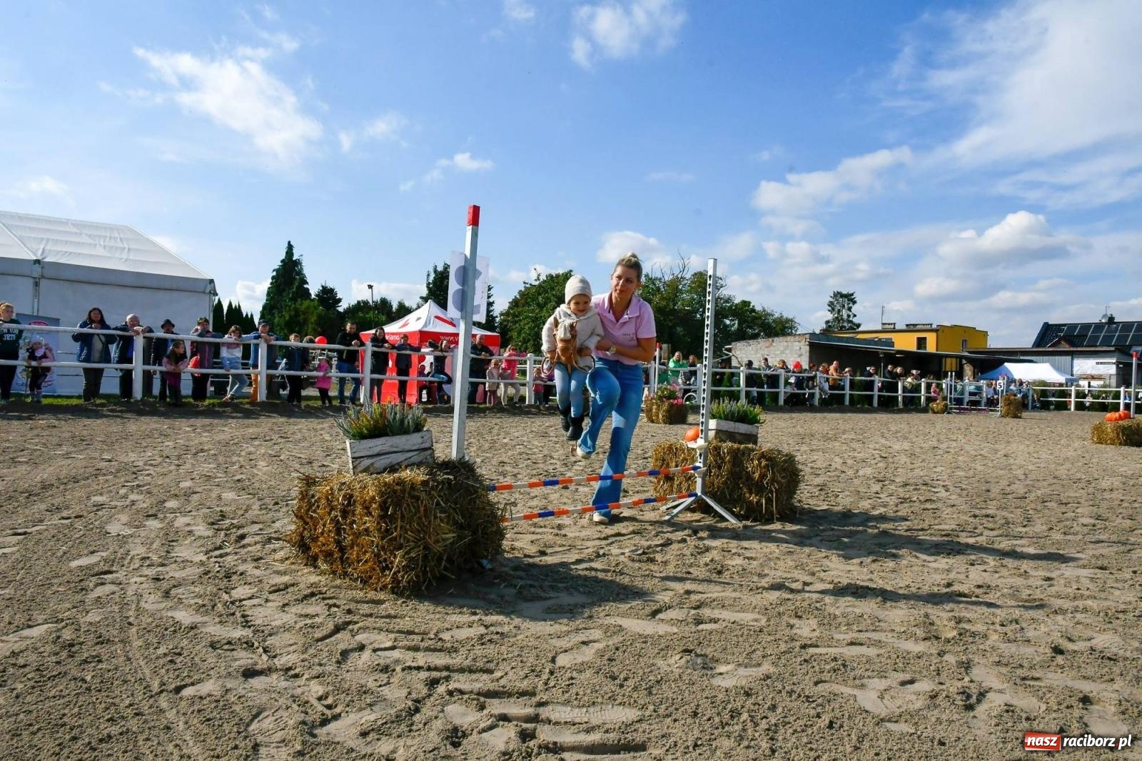 Zdjęcie w galerii na portalu naszraciborz.pl: Ponad sto koni na żerdzińskim Hubertusie [FOTO i WIDEO] wiadomości z regionu