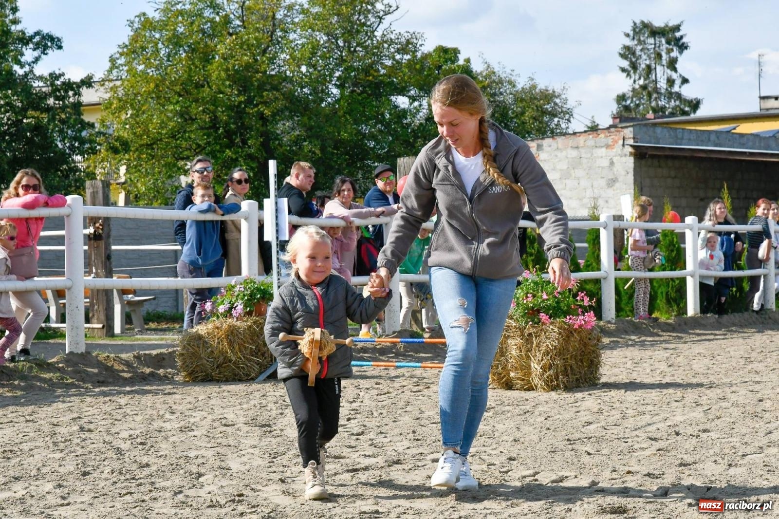 Zdjęcie w galerii na portalu naszraciborz.pl: Ponad sto koni na żerdzińskim Hubertusie [FOTO i WIDEO] wiadomości z regionu