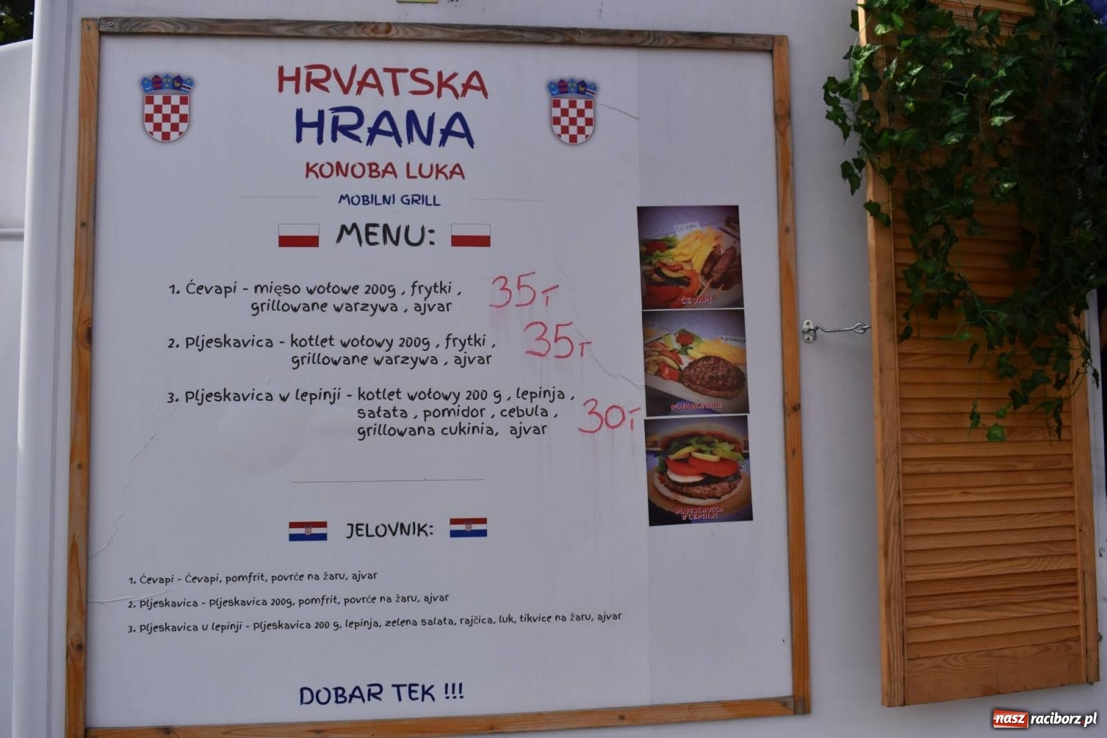 Zdjęcie w galerii na portalu naszraciborz.pl: Food trucki zjechały na zamek wiadomości z regionu