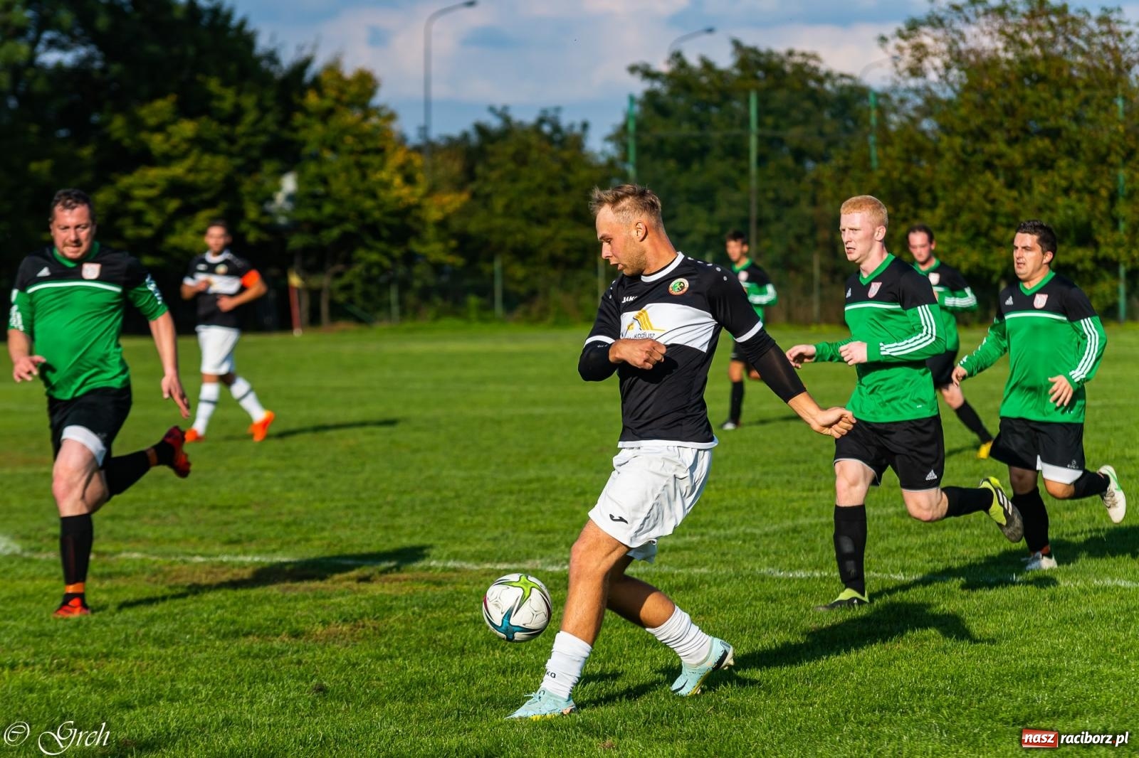 Zdjęcie w galerii na portalu naszraciborz.pl: Wicher Płonia niestraszny pszowskiemu Górnikowi [FOTO] wiadomości z regionu