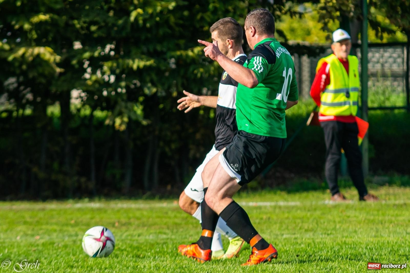Zdjęcie w galerii na portalu naszraciborz.pl: Wicher Płonia niestraszny pszowskiemu Górnikowi [FOTO] wiadomości z regionu