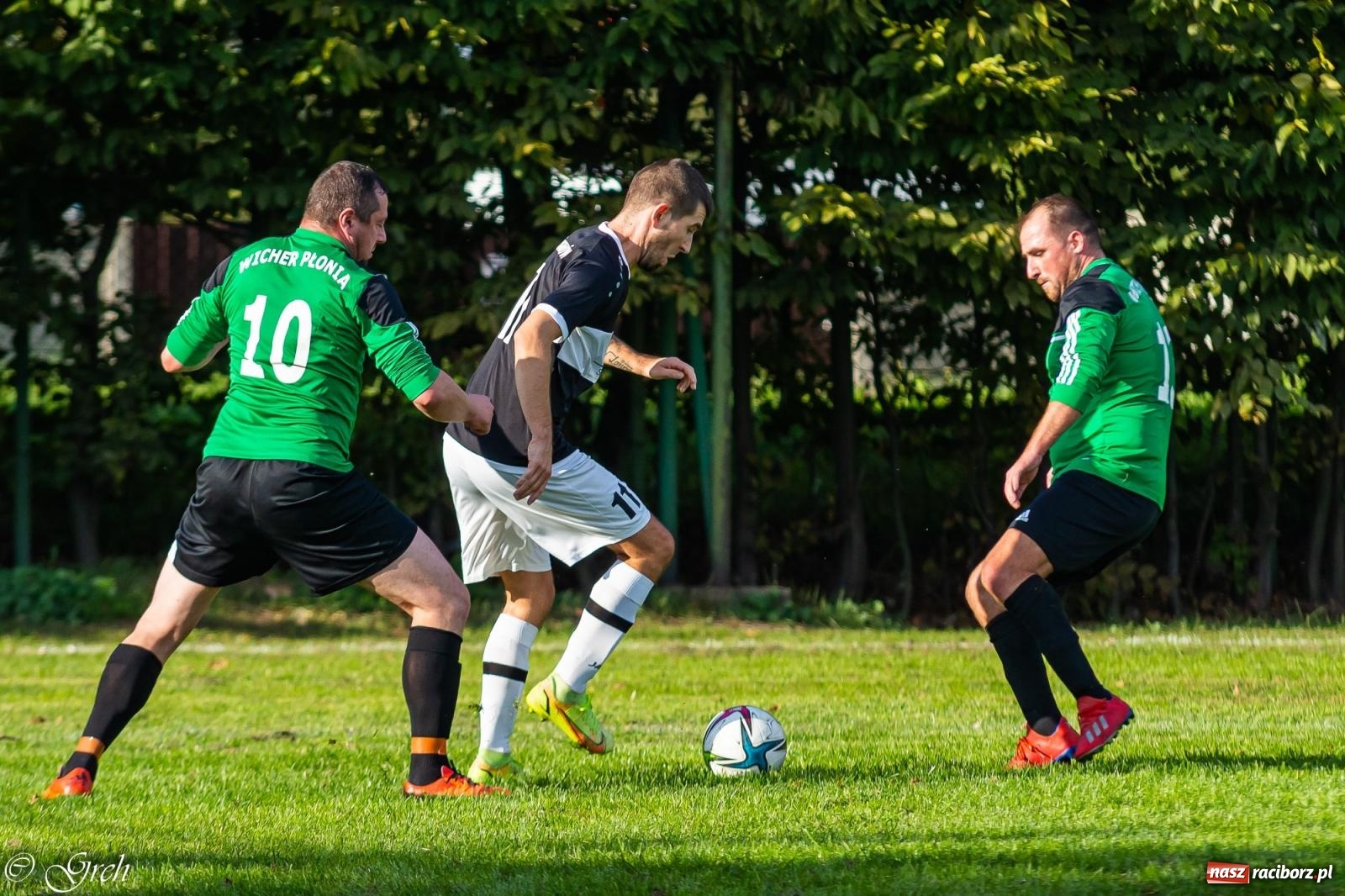 Zdjęcie w galerii na portalu naszraciborz.pl: Wicher Płonia niestraszny pszowskiemu Górnikowi [FOTO] wiadomości z regionu