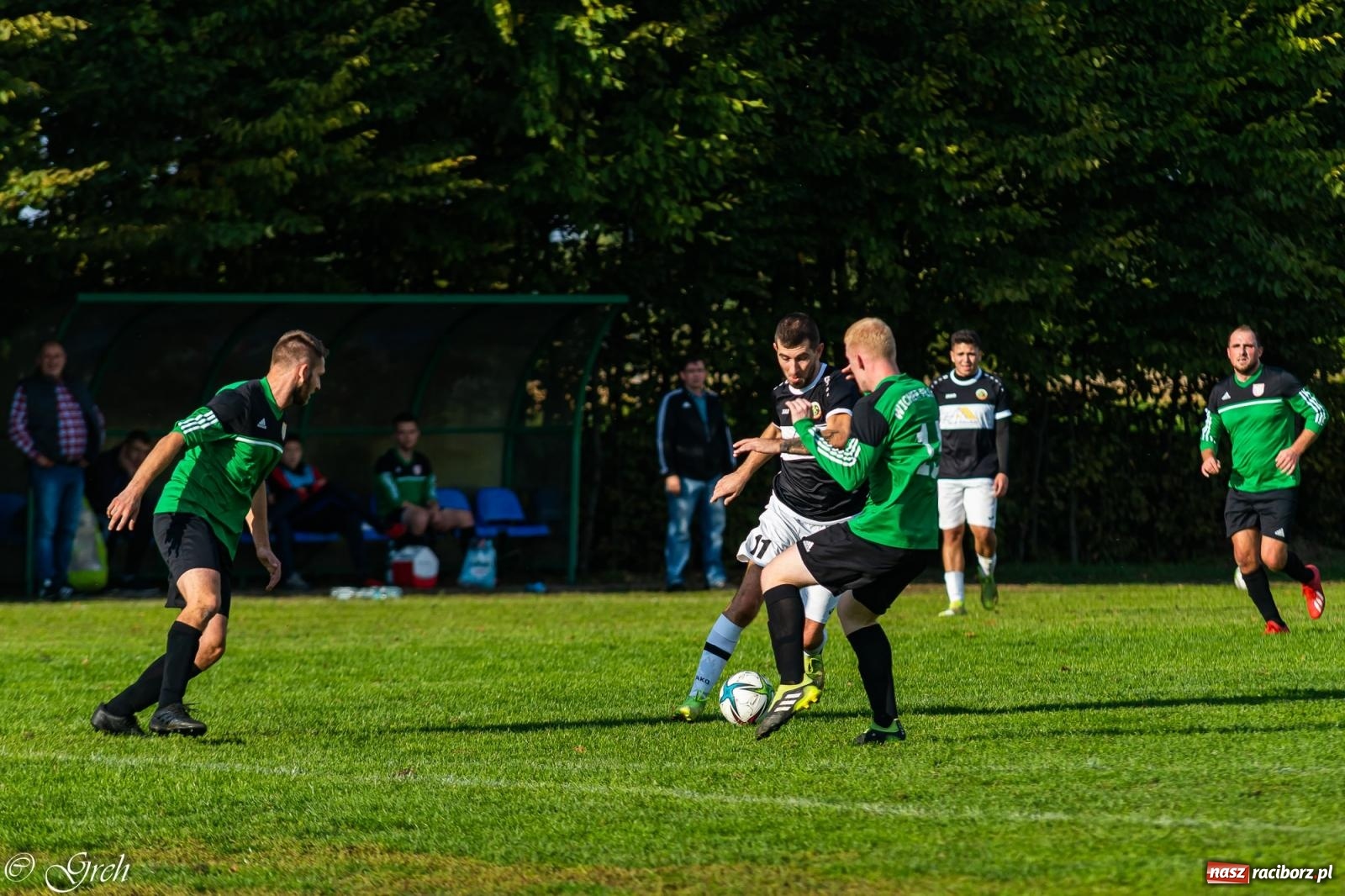 Zdjęcie w galerii na portalu naszraciborz.pl: Wicher Płonia niestraszny pszowskiemu Górnikowi [FOTO] wiadomości z regionu