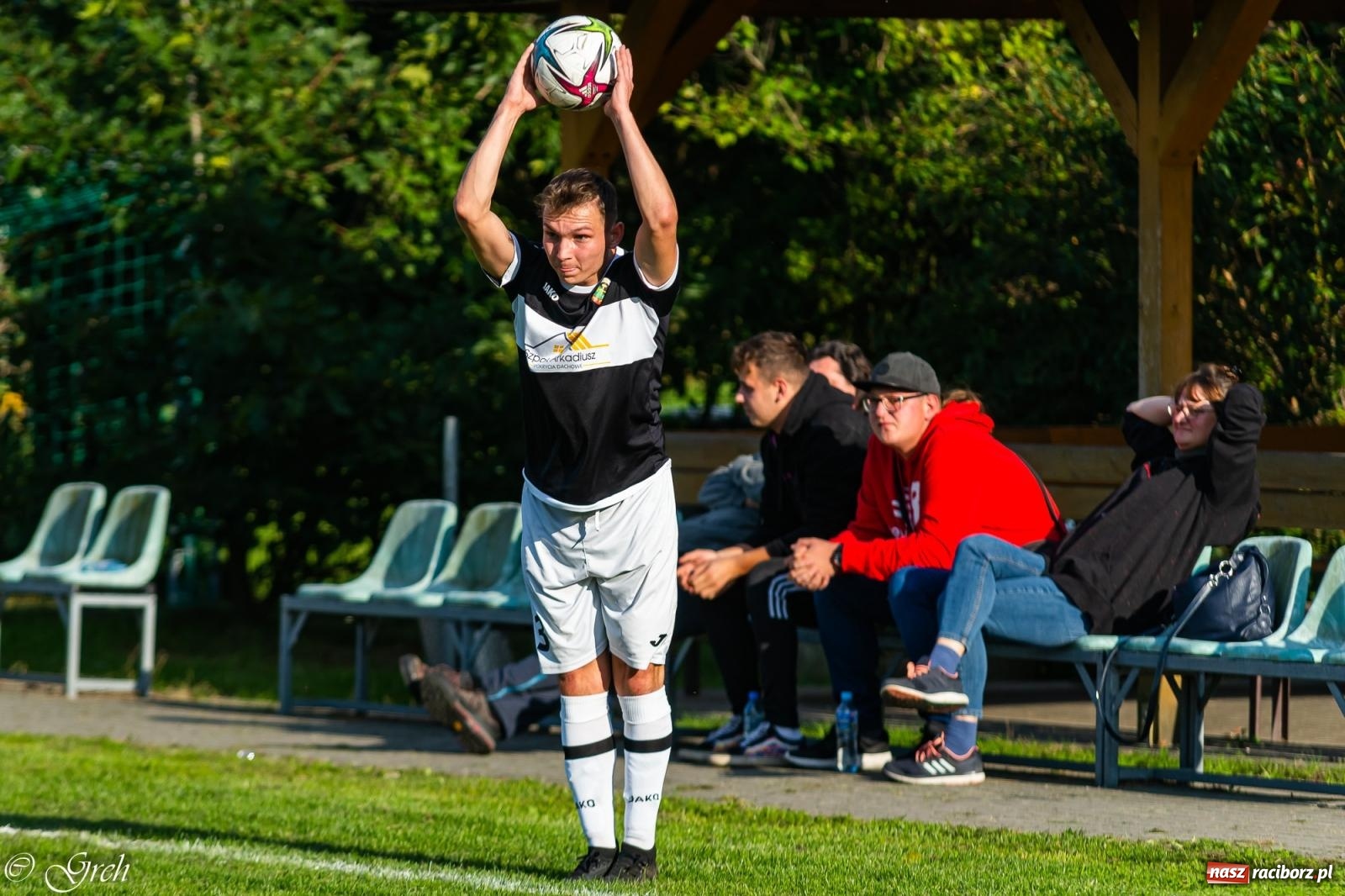 Zdjęcie w galerii na portalu naszraciborz.pl: Wicher Płonia niestraszny pszowskiemu Górnikowi [FOTO] wiadomości z regionu