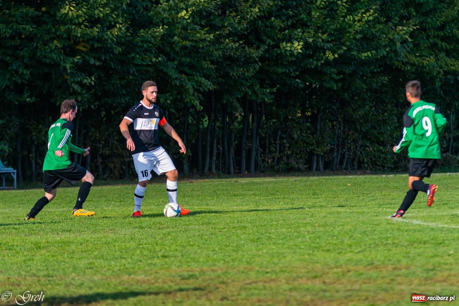 Zdjęcie w galerii na portalu naszraciborz.pl: Wicher Płonia niestraszny pszowskiemu Górnikowi [FOTO] wiadomości z regionu