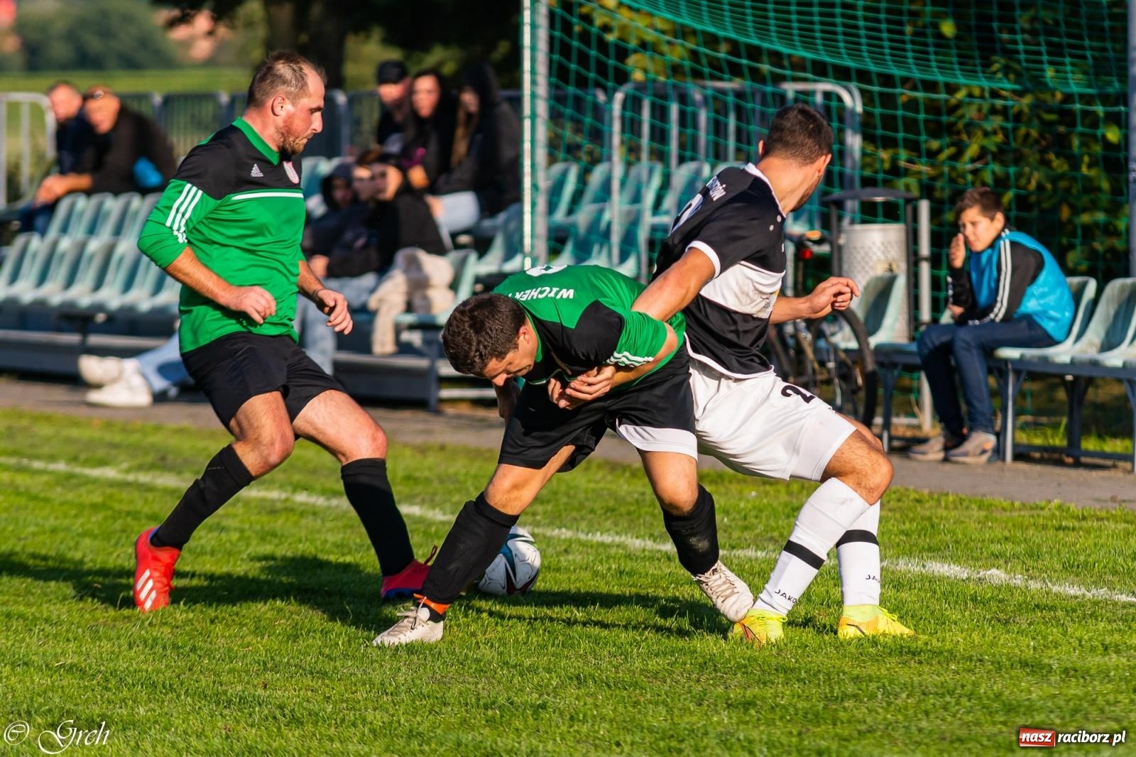 Zdjęcie w galerii na portalu naszraciborz.pl: Wicher Płonia niestraszny pszowskiemu Górnikowi [FOTO] wiadomości z regionu