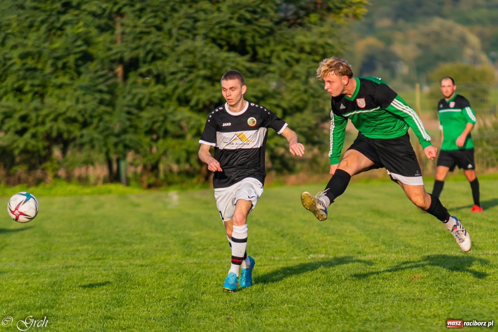 Zdjęcie w galerii na portalu naszraciborz.pl: Wicher Płonia niestraszny pszowskiemu Górnikowi [FOTO] wiadomości z regionu