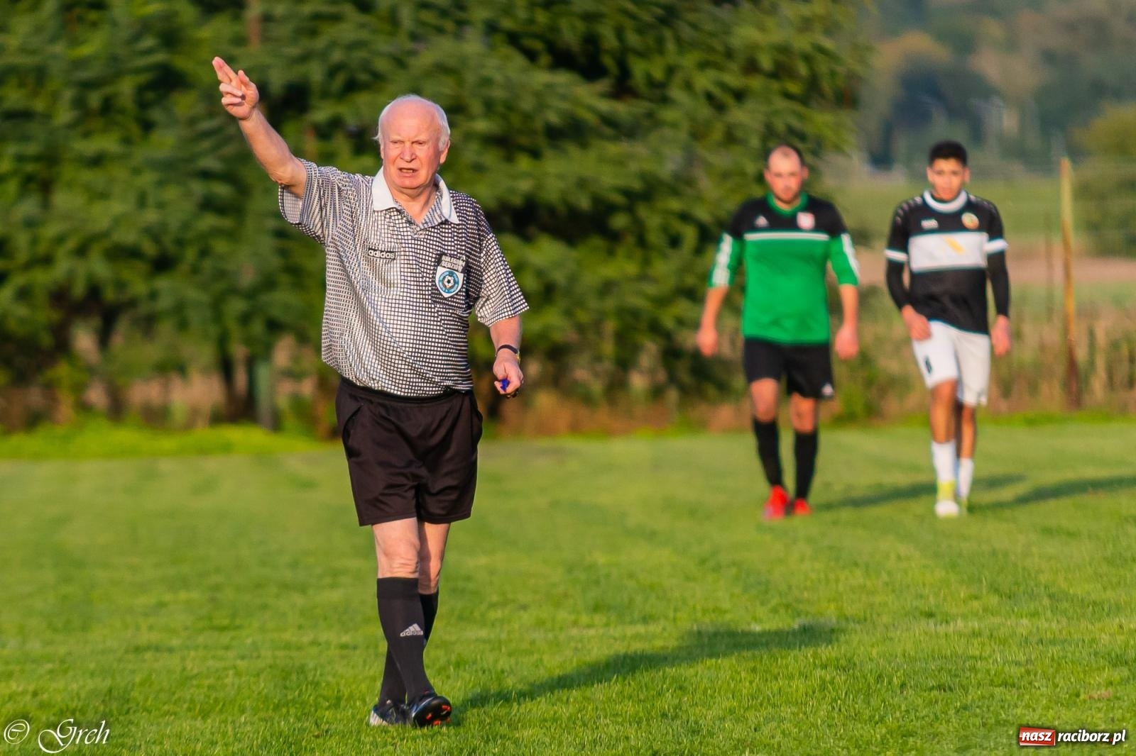Zdjęcie w galerii na portalu naszraciborz.pl: Wicher Płonia niestraszny pszowskiemu Górnikowi [FOTO] wiadomości z regionu