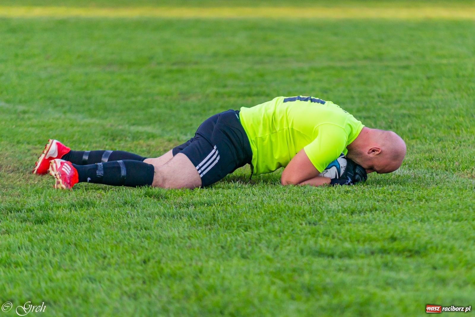 Zdjęcie w galerii na portalu naszraciborz.pl: Wicher Płonia niestraszny pszowskiemu Górnikowi [FOTO] wiadomości z regionu