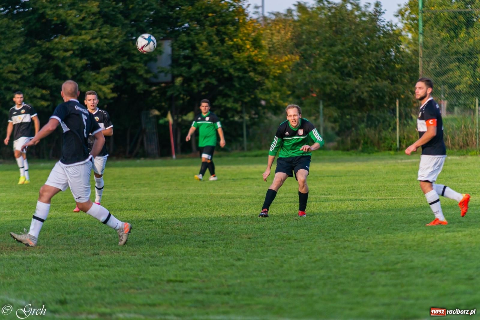Zdjęcie w galerii na portalu naszraciborz.pl: Wicher Płonia niestraszny pszowskiemu Górnikowi [FOTO] wiadomości z regionu