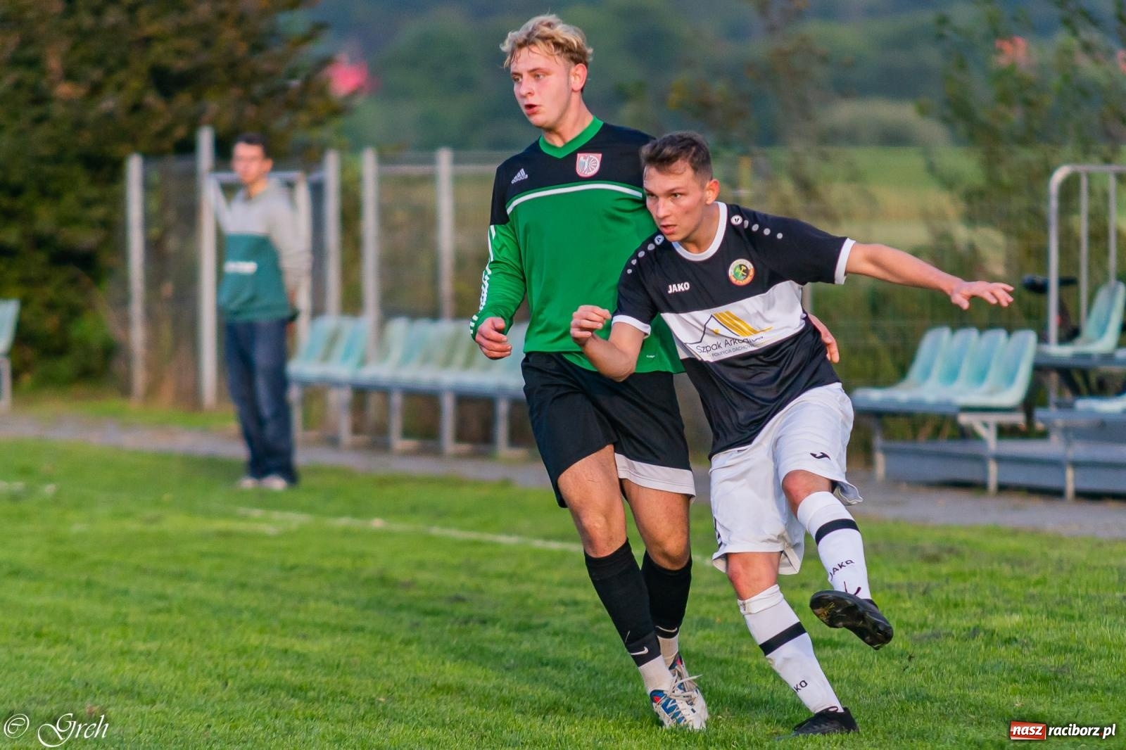 Zdjęcie w galerii na portalu naszraciborz.pl: Wicher Płonia niestraszny pszowskiemu Górnikowi [FOTO] wiadomości z regionu