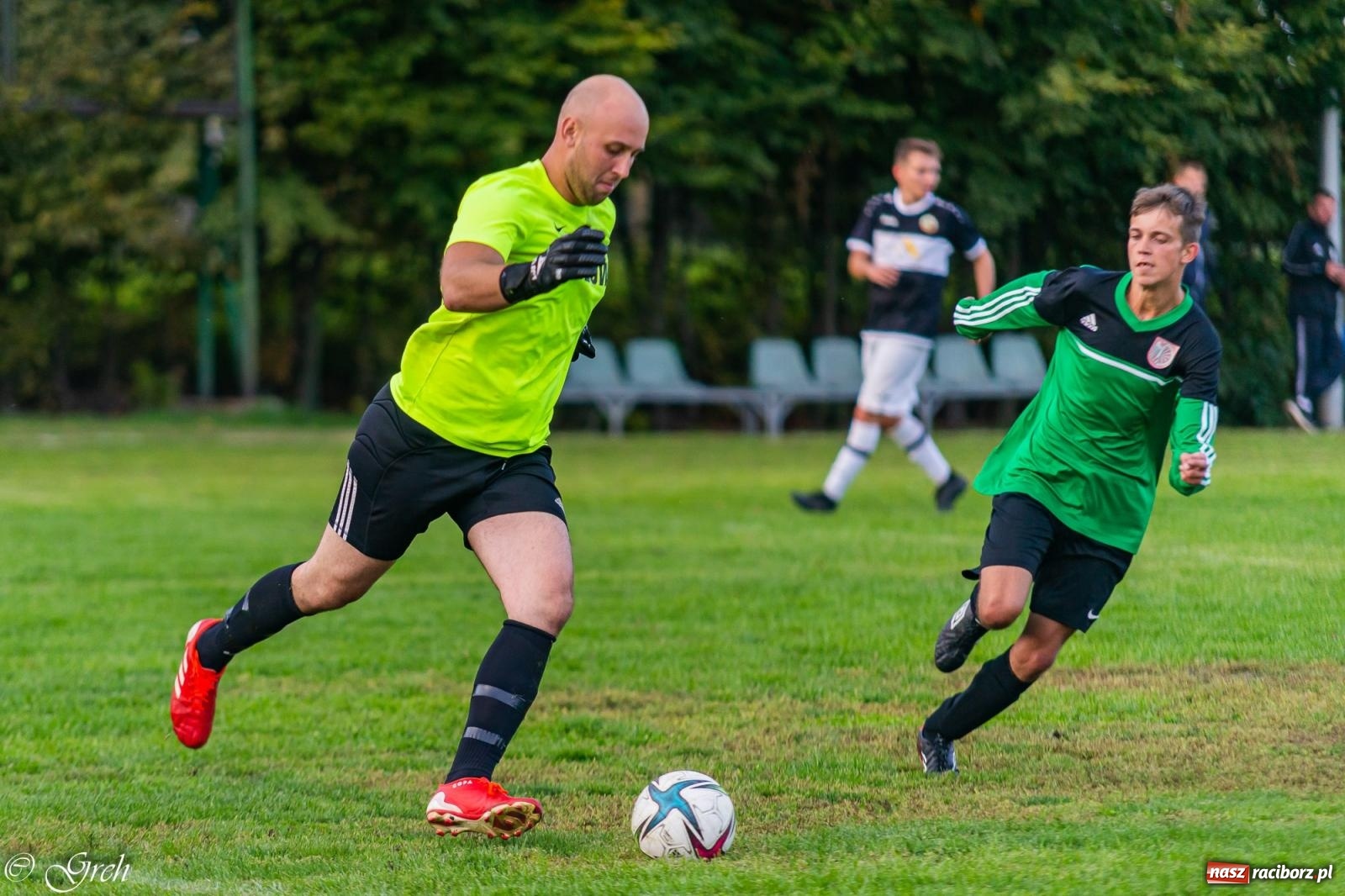 Zdjęcie w galerii na portalu naszraciborz.pl: Wicher Płonia niestraszny pszowskiemu Górnikowi [FOTO] wiadomości z regionu
