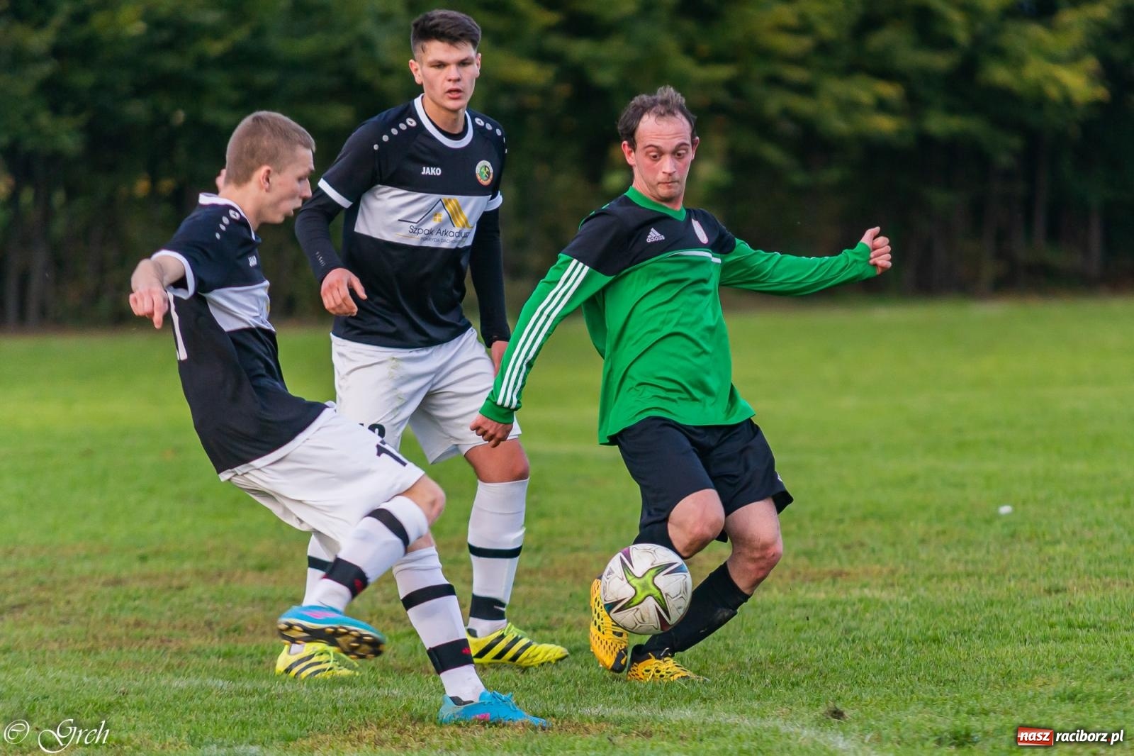 Zdjęcie w galerii na portalu naszraciborz.pl: Wicher Płonia niestraszny pszowskiemu Górnikowi [FOTO] wiadomości z regionu