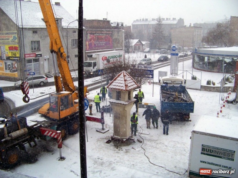 Zdjęcie w galerii na portalu naszraciborz.pl: Statua Zgody już w nowym miejscu wiadomości z regionu