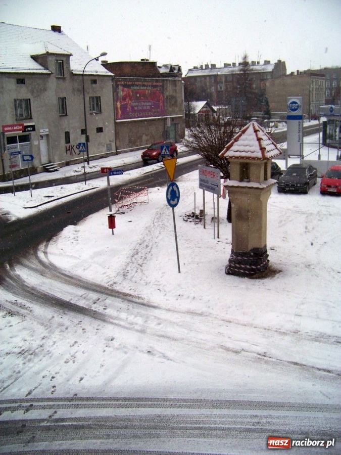 Zdjęcie w galerii na portalu naszraciborz.pl: Statua Zgody już w nowym miejscu wiadomości z regionu