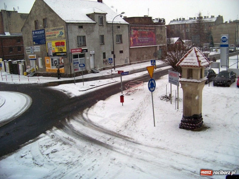 Zdjęcie w galerii na portalu naszraciborz.pl: Statua Zgody już w nowym miejscu wiadomości z regionu