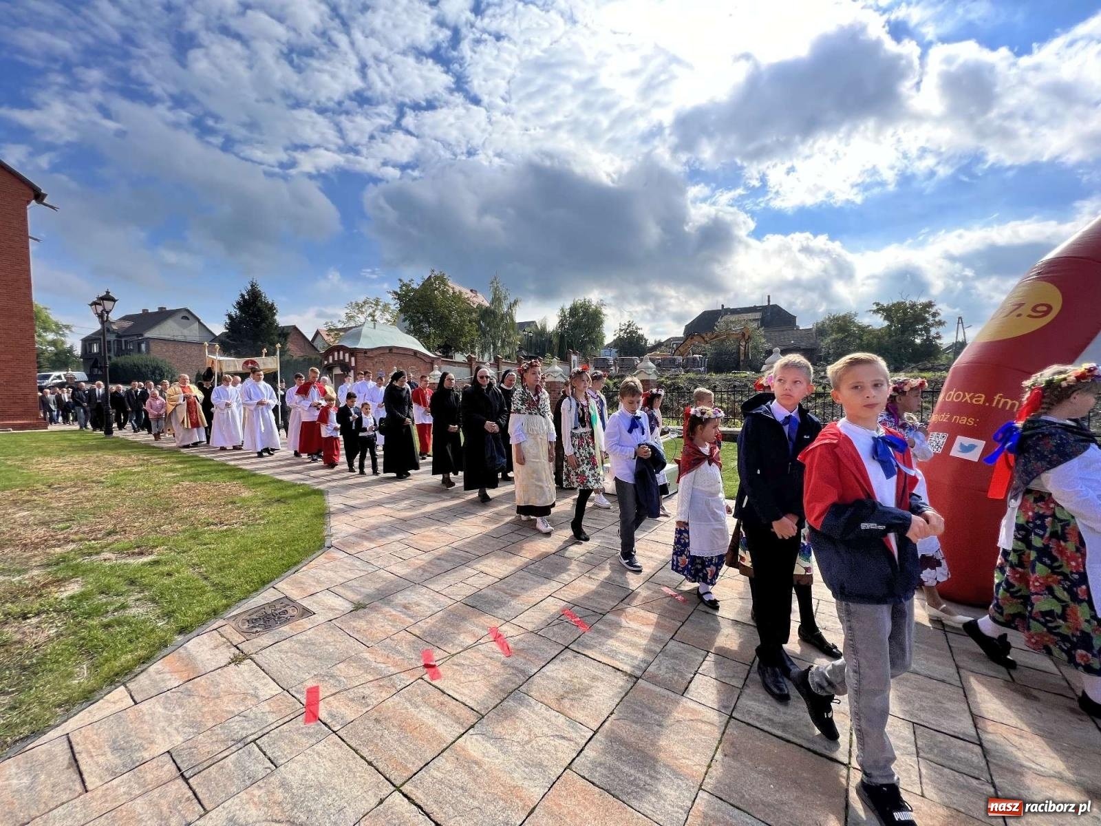 Zdjęcie w galerii na portalu naszraciborz.pl: Największa parafialna uroczystość. Tradycyjny śląski odpust w Brzeziu wiadomości z regionu