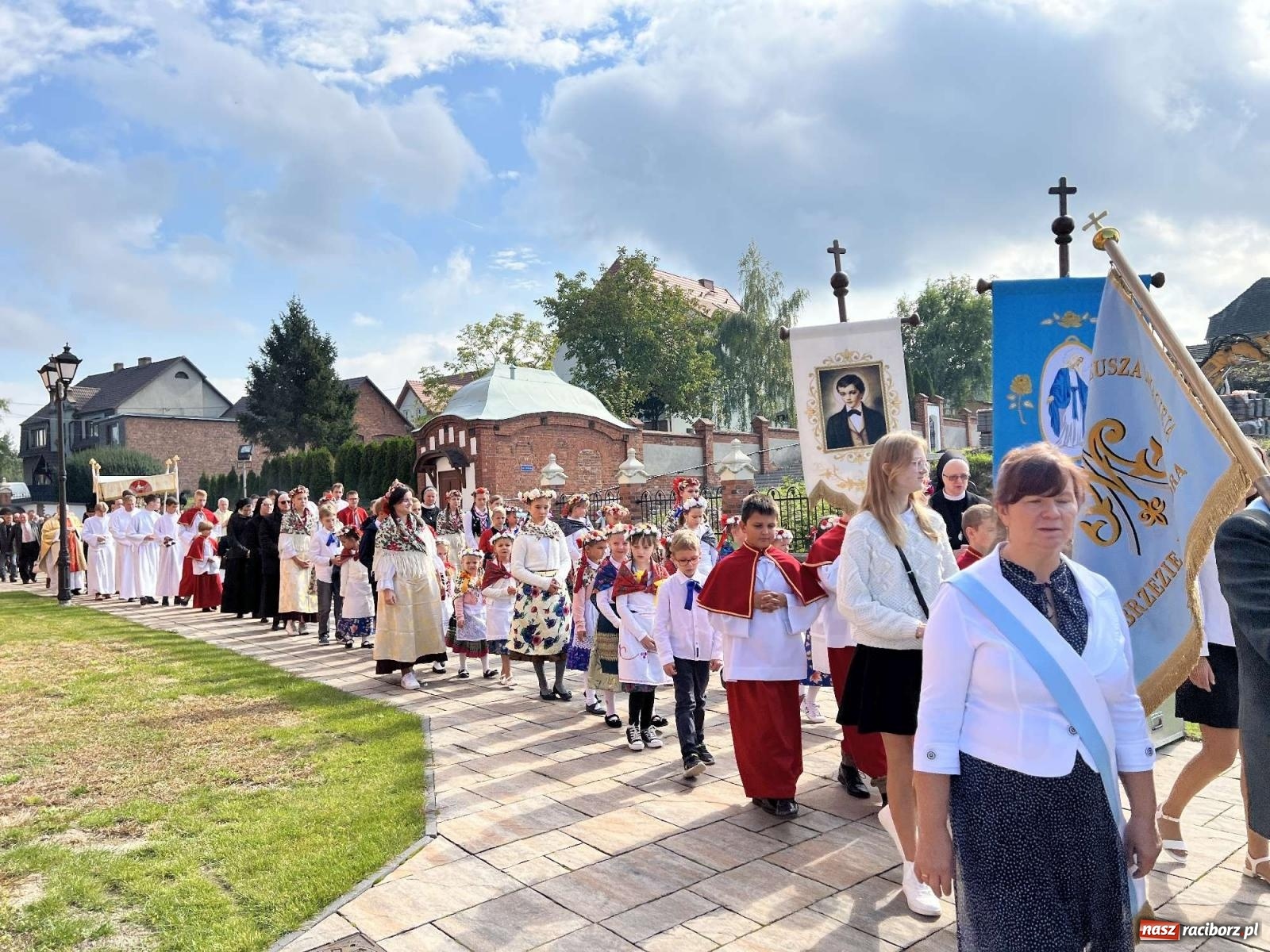 Zdjęcie w galerii na portalu naszraciborz.pl: Największa parafialna uroczystość. Tradycyjny śląski odpust w Brzeziu wiadomości z regionu