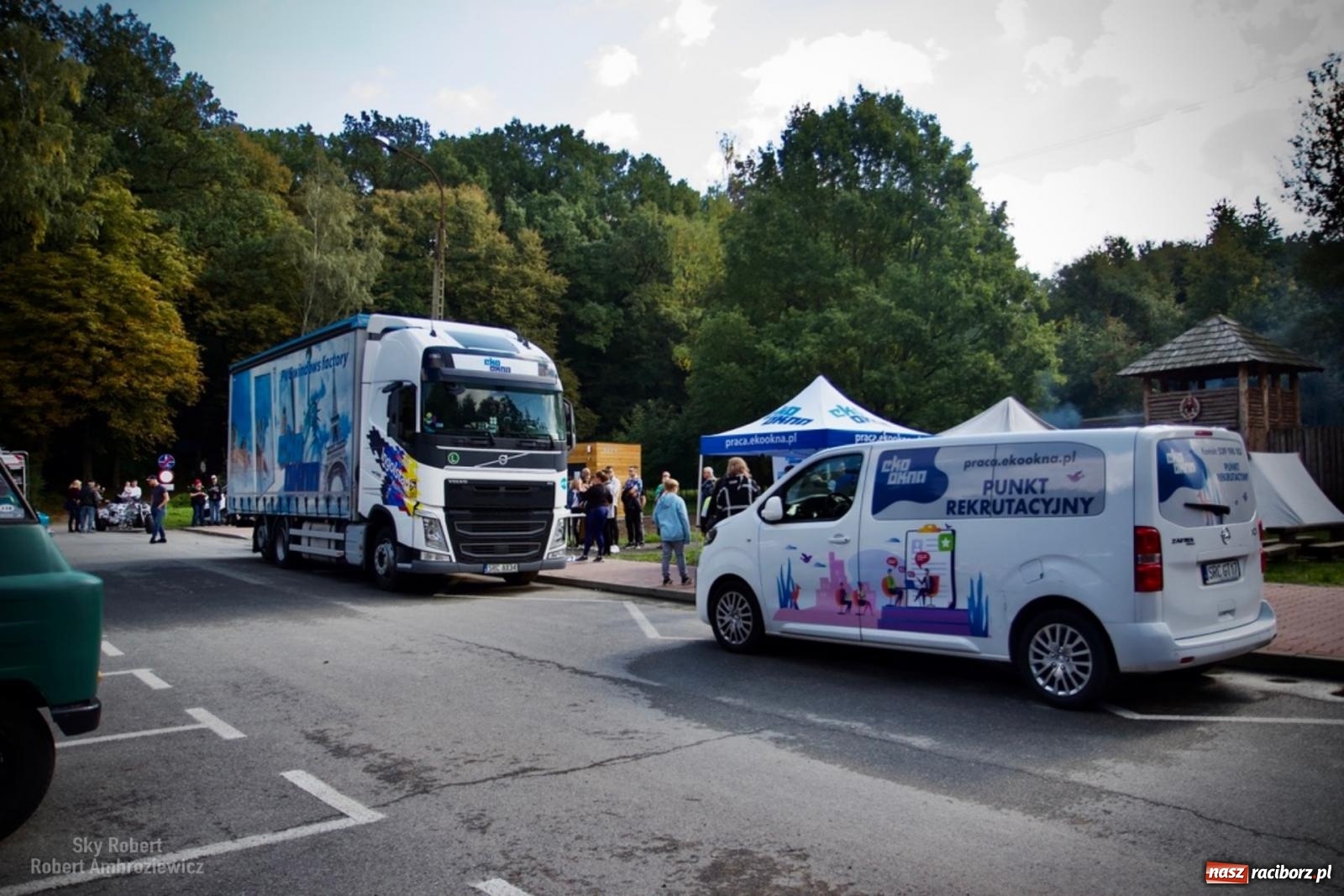Zdjęcie w galerii na portalu naszraciborz.pl: Trwa festyn charytatywny w raciborskim grodzie. Pomagają Joli wiadomości z regionu
