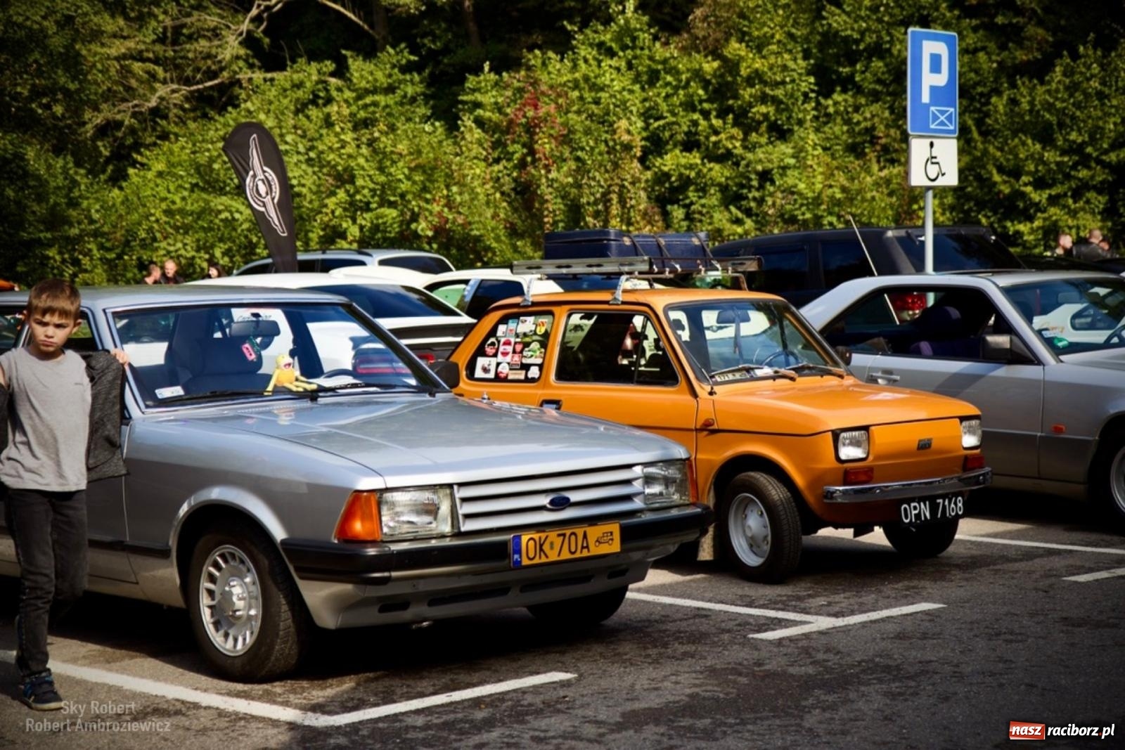 Zdjęcie w galerii na portalu naszraciborz.pl: Trwa festyn charytatywny w raciborskim grodzie. Pomagają Joli wiadomości z regionu