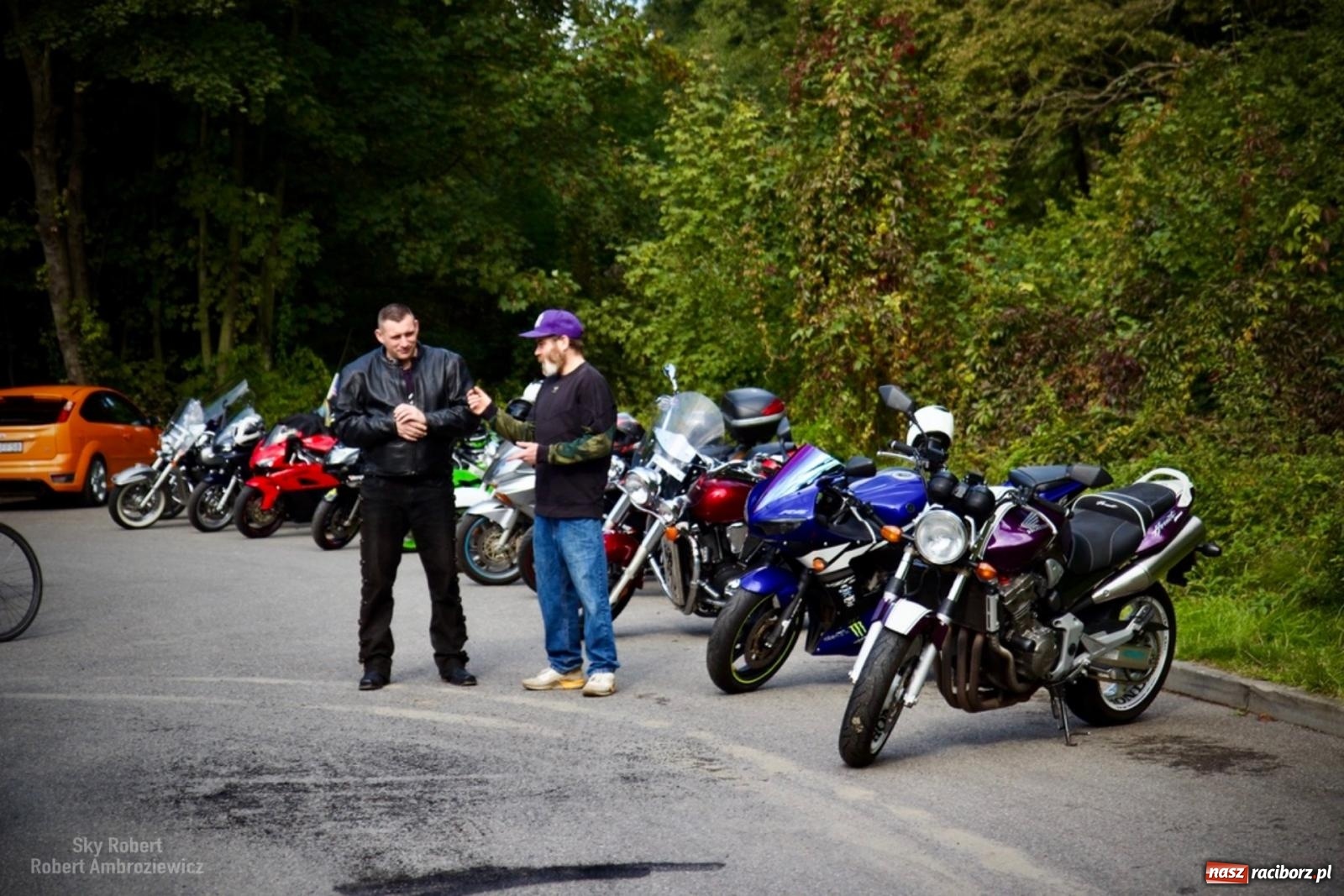 Zdjęcie w galerii na portalu naszraciborz.pl: Trwa festyn charytatywny w raciborskim grodzie. Pomagają Joli wiadomości z regionu