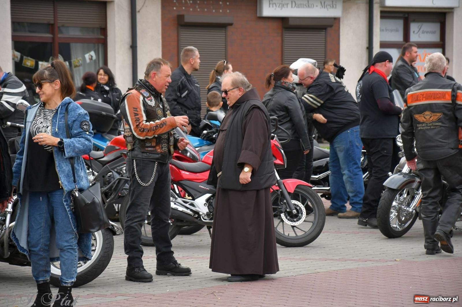 Zdjęcie w galerii na portalu naszraciborz.pl: Sezon na finiszu. Motocyklowe nieszpory przy św. Krzyżu [FOTO i WIDEO] wiadomości z regionu