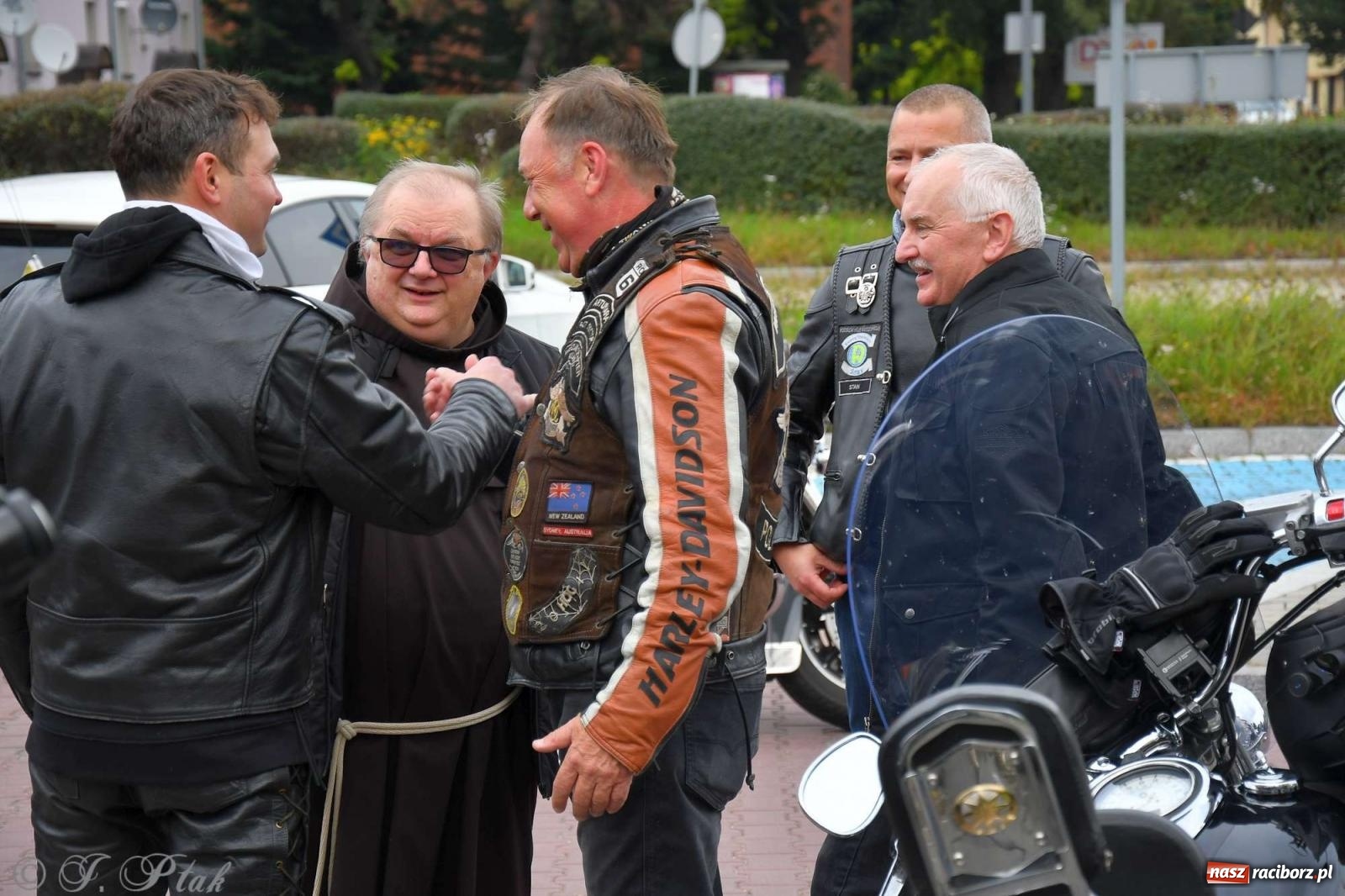 Zdjęcie w galerii na portalu naszraciborz.pl: Sezon na finiszu. Motocyklowe nieszpory przy św. Krzyżu [FOTO i WIDEO] wiadomości z regionu
