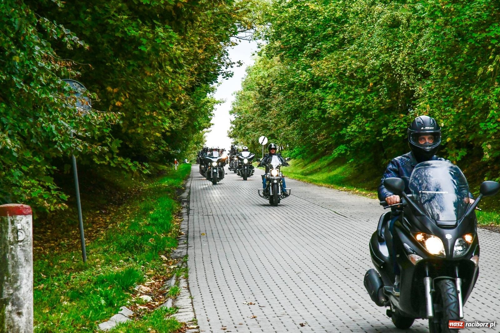 Zdjęcie w galerii na portalu naszraciborz.pl: Sezon na finiszu. Motocyklowe nieszpory przy św. Krzyżu [FOTO i WIDEO] wiadomości z regionu