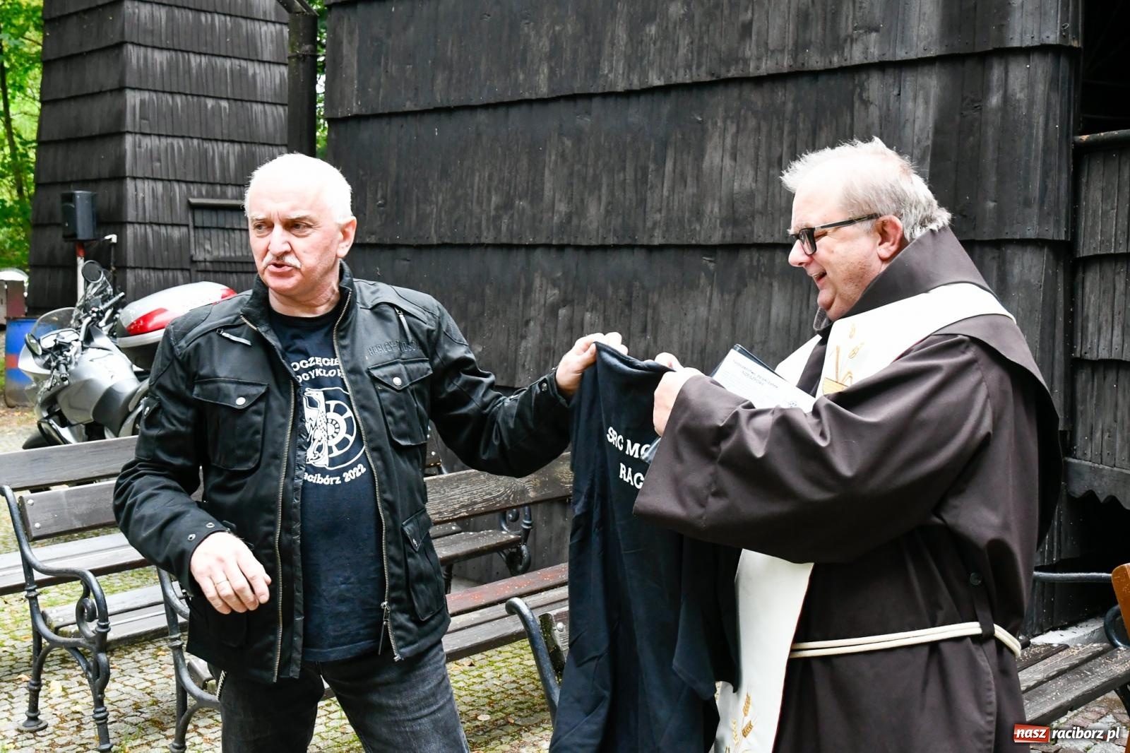 Zdjęcie w galerii na portalu naszraciborz.pl: Sezon na finiszu. Motocyklowe nieszpory przy św. Krzyżu [FOTO i WIDEO] wiadomości z regionu