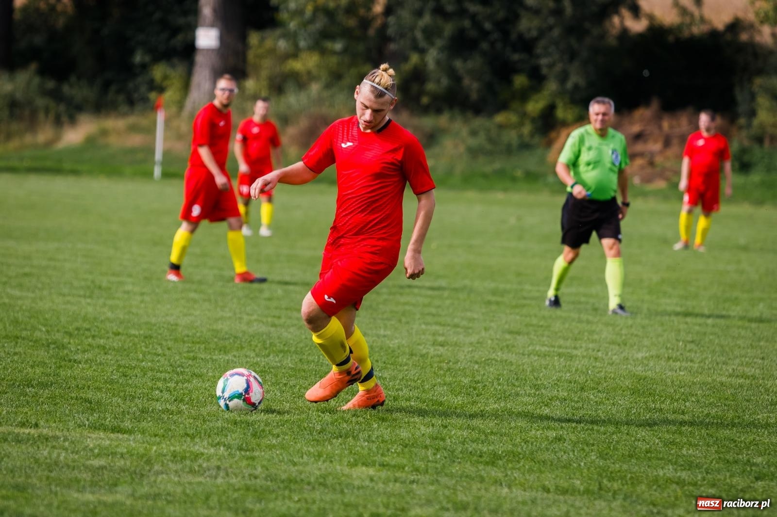 Zdjęcie w galerii na portalu naszraciborz.pl: Niespodzianka w Cyprzanowie. Outsider pokonał faworyta [FOTO] wiadomości z regionu
