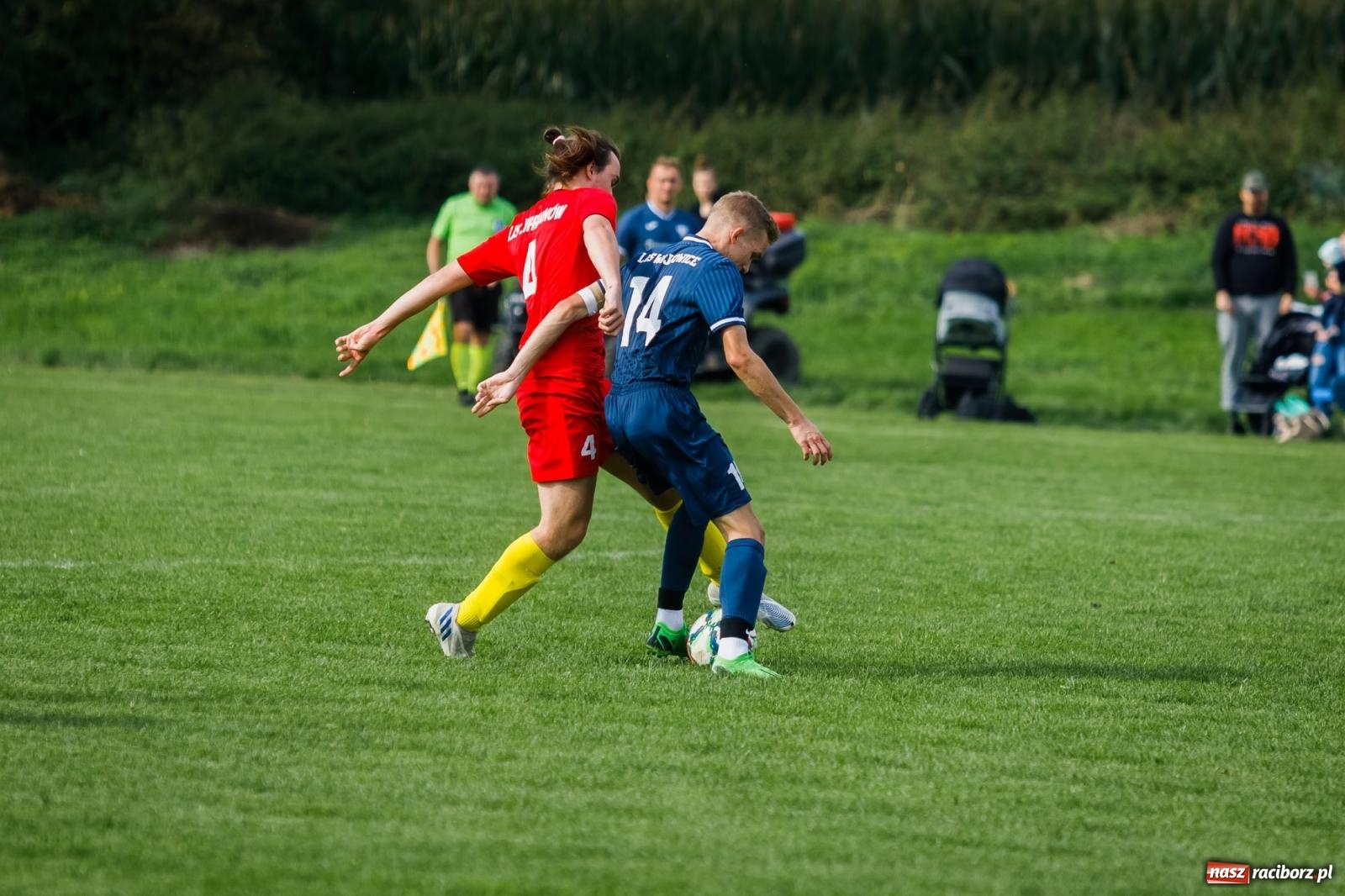 Zdjęcie w galerii na portalu naszraciborz.pl: Niespodzianka w Cyprzanowie. Outsider pokonał faworyta [FOTO] wiadomości z regionu