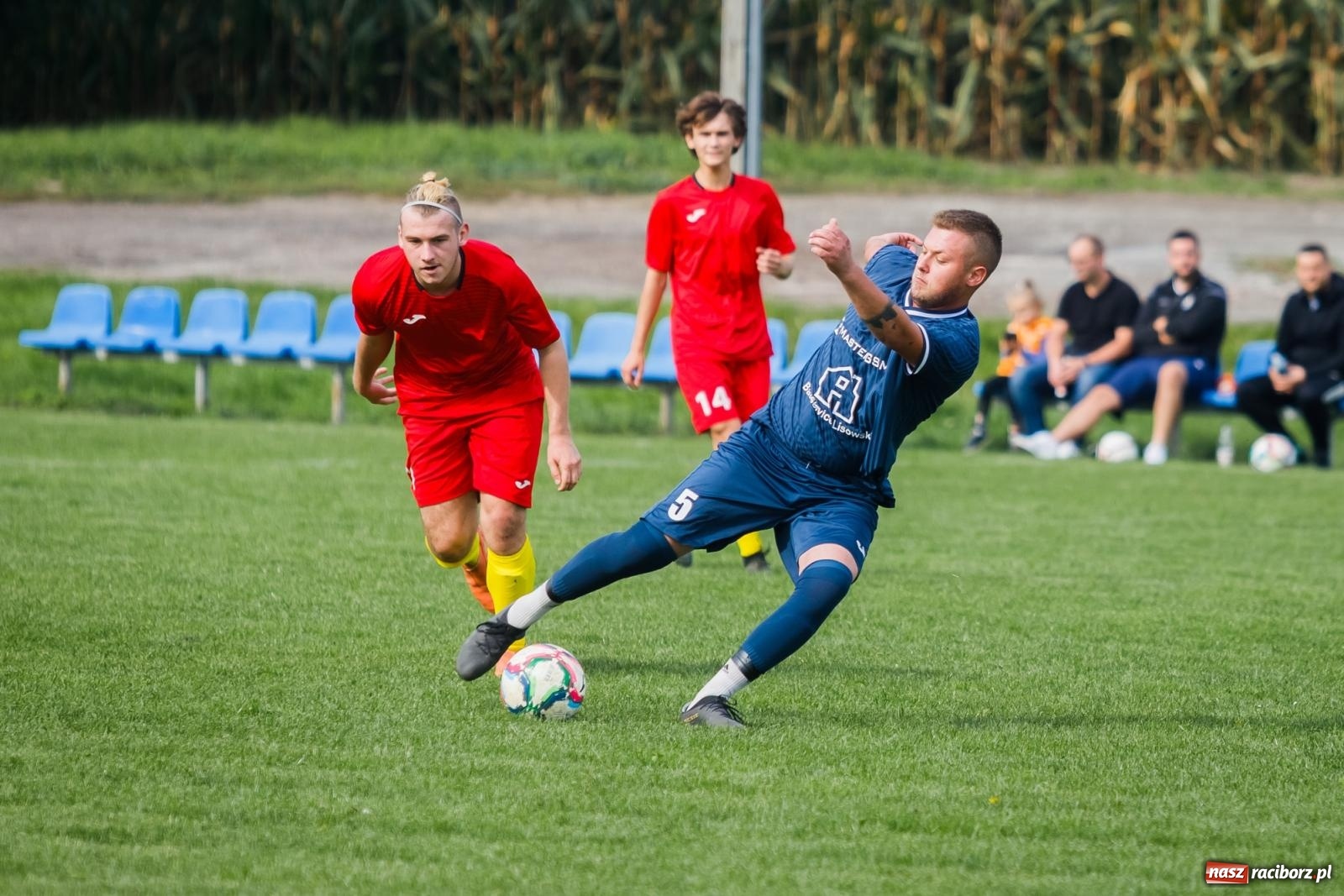 Zdjęcie w galerii na portalu naszraciborz.pl: Niespodzianka w Cyprzanowie. Outsider pokonał faworyta [FOTO] wiadomości z regionu
