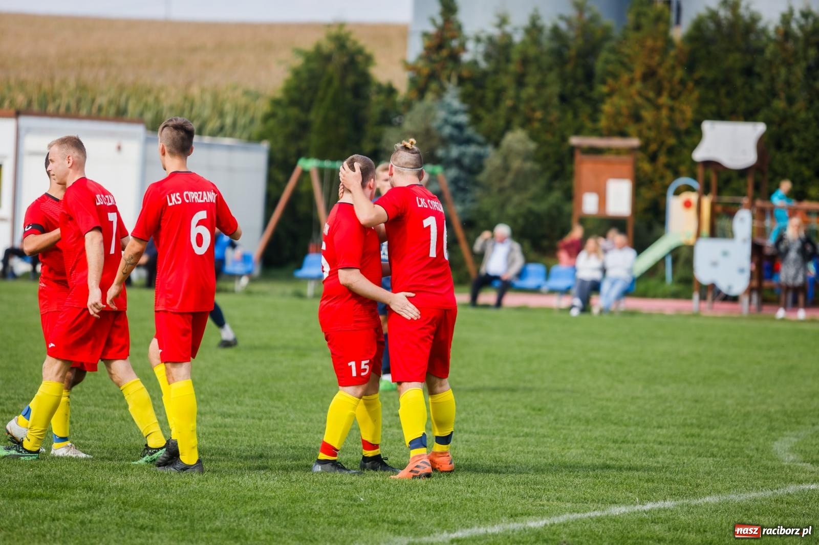 Zdjęcie w galerii na portalu naszraciborz.pl: Niespodzianka w Cyprzanowie. Outsider pokonał faworyta [FOTO] wiadomości z regionu