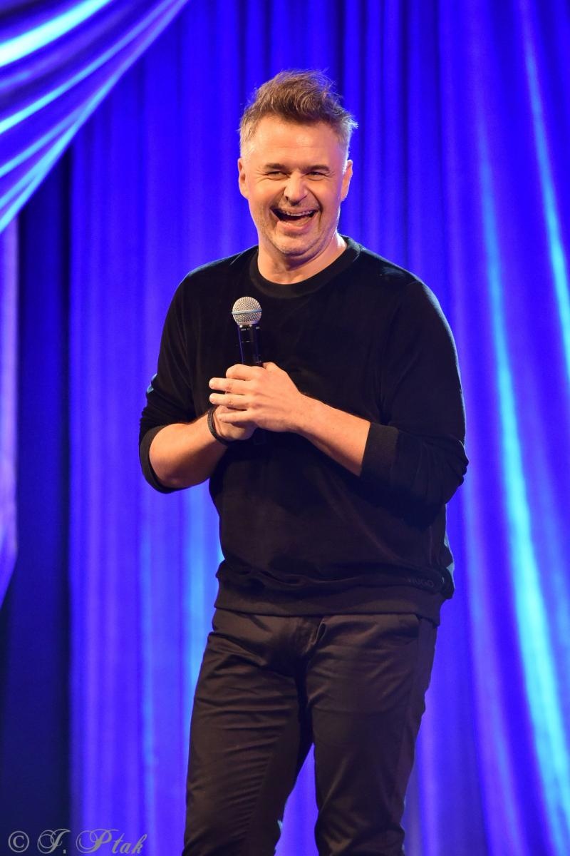 Zdjęcie w galerii na portalu naszraciborz.pl: Tylko śmiech nas ocali. Igor Kwiatkowski w Raciborzu wiadomości z regionu