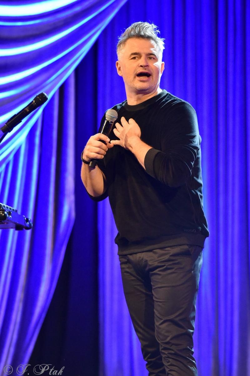 Zdjęcie w galerii na portalu naszraciborz.pl: Tylko śmiech nas ocali. Igor Kwiatkowski w Raciborzu wiadomości z regionu