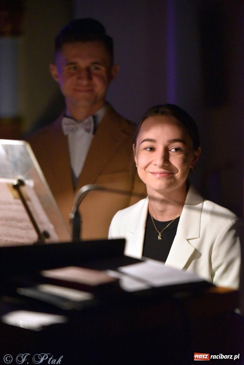 Zdjęcie w galerii na portalu naszraciborz.pl: Solidaris Bras i młodzi wirtuozi organów w kościele na Ostrogu wiadomości z regionu